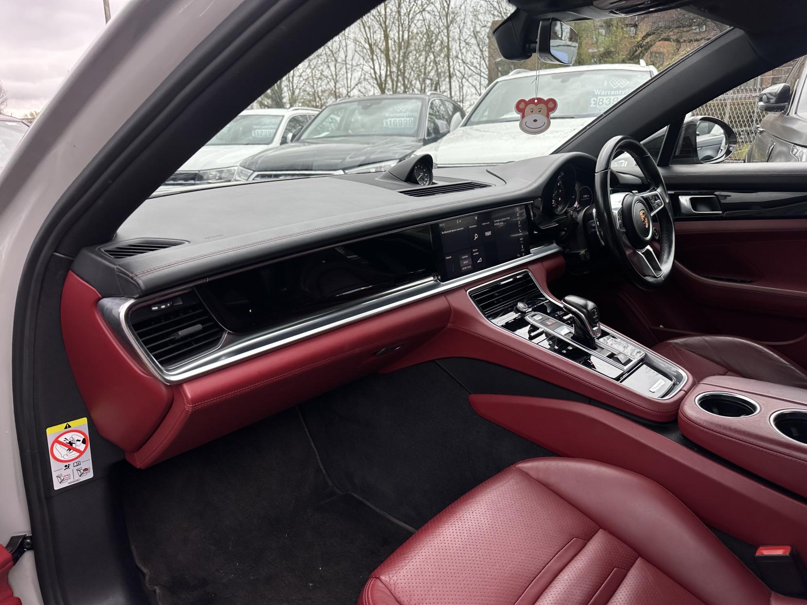 Porsche Panamera 2.9 V6 E-Hybrid 14kWh 4 Saloon 5dr Petrol Plug-in Hybrid PDK 4WD Euro 6 (s/s) (462 ps)