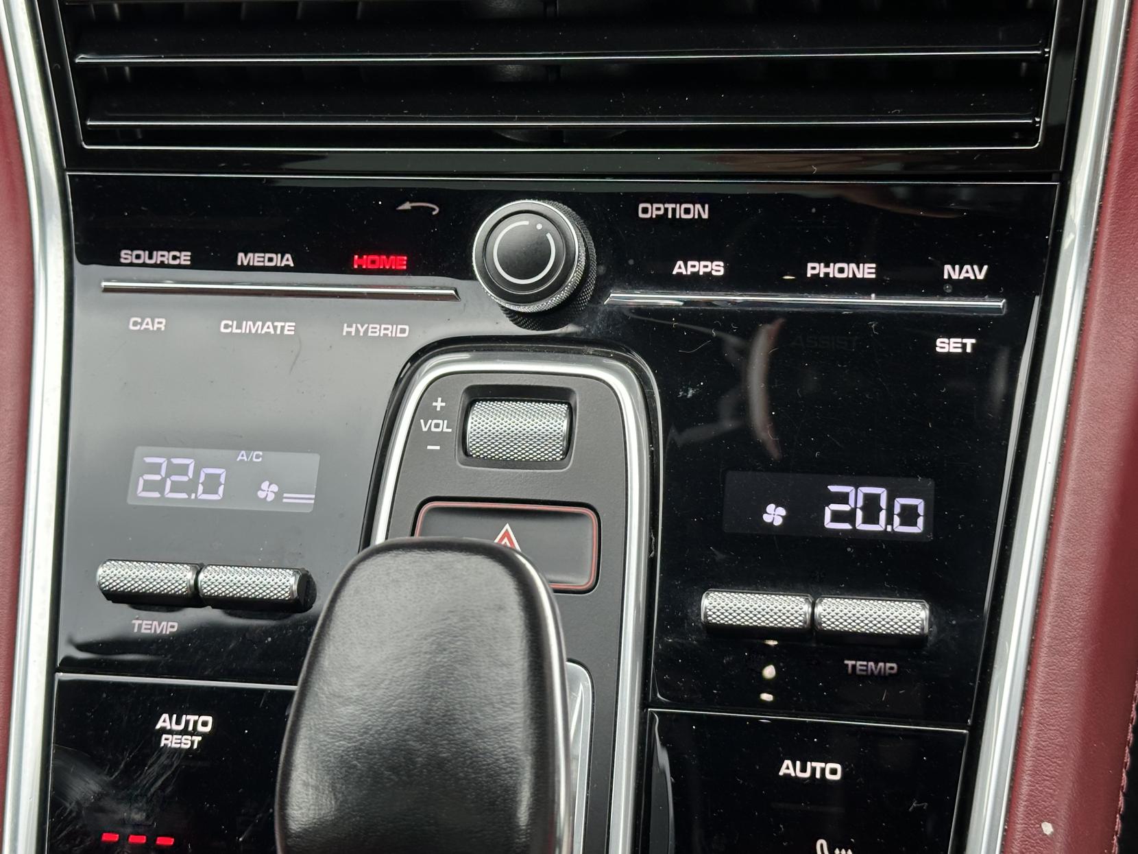 Porsche Panamera 2.9 V6 E-Hybrid 14kWh 4 Saloon 5dr Petrol Plug-in Hybrid PDK 4WD Euro 6 (s/s) (462 ps)