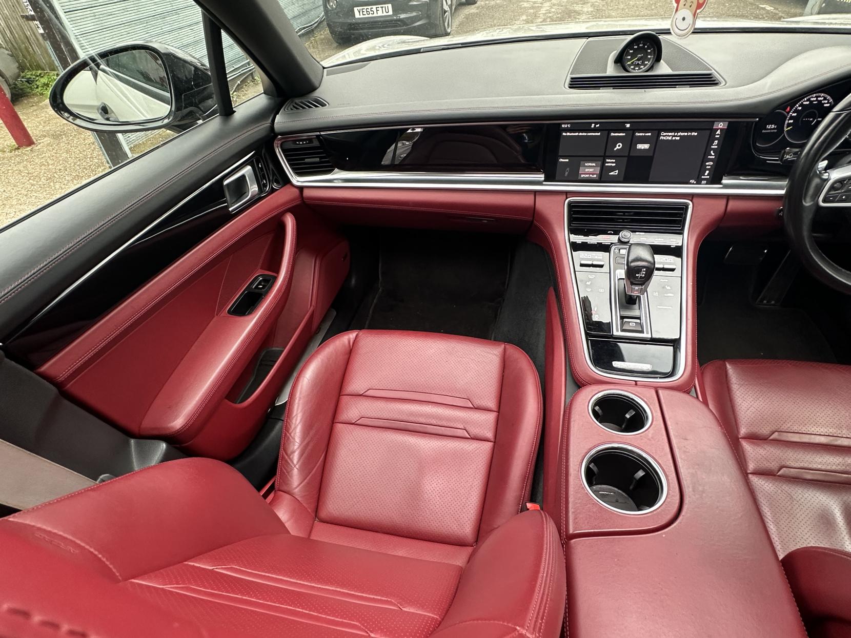 Porsche Panamera 2.9 V6 E-Hybrid 14kWh 4 Saloon 5dr Petrol Plug-in Hybrid PDK 4WD Euro 6 (s/s) (462 ps)