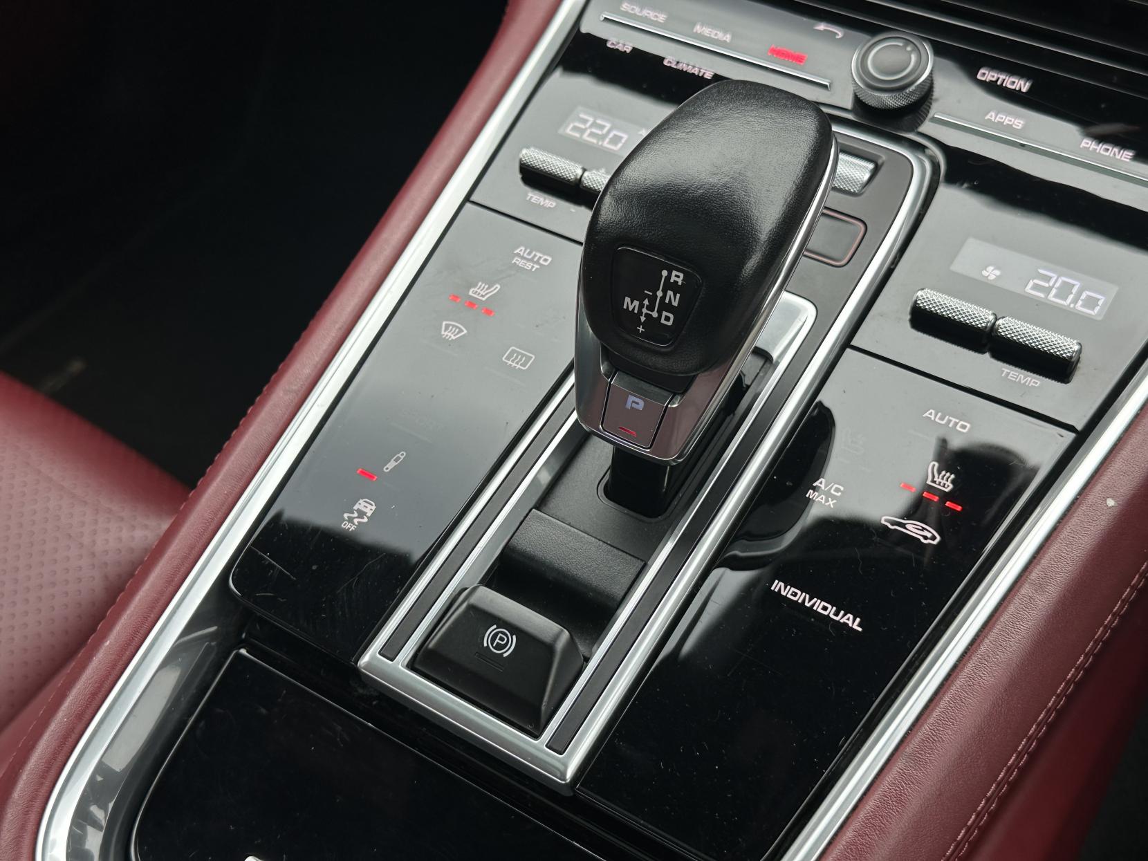 Porsche Panamera 2.9 V6 E-Hybrid 14kWh 4 Saloon 5dr Petrol Plug-in Hybrid PDK 4WD Euro 6 (s/s) (462 ps)