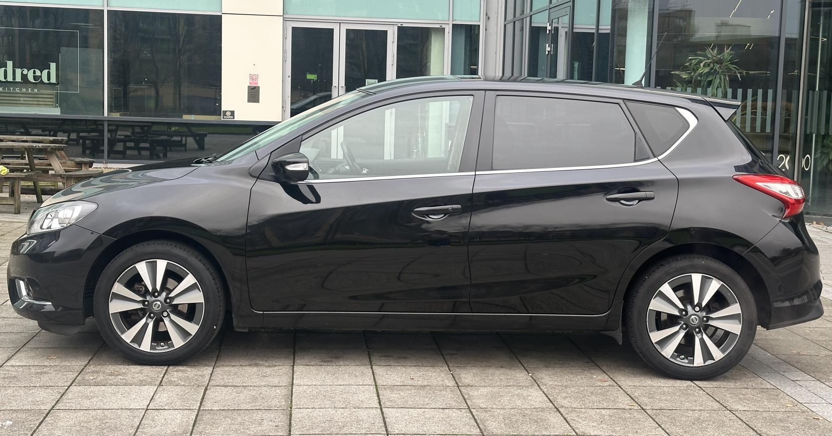 Nissan Pulsar 1.2 DIG-T Tekna Hatchback 5dr Petrol XTRON Euro 6 (s/s) (115 ps)