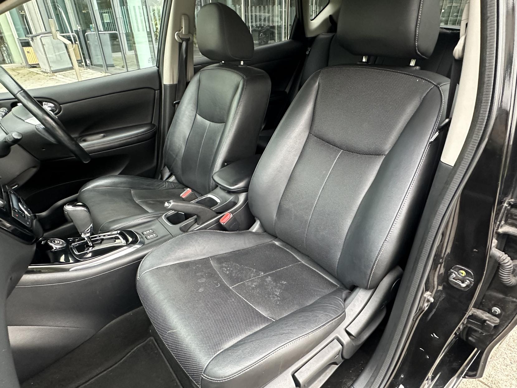 Nissan Pulsar 1.2 DIG-T Tekna Hatchback 5dr Petrol XTRON Euro 6 (s/s) (115 ps)