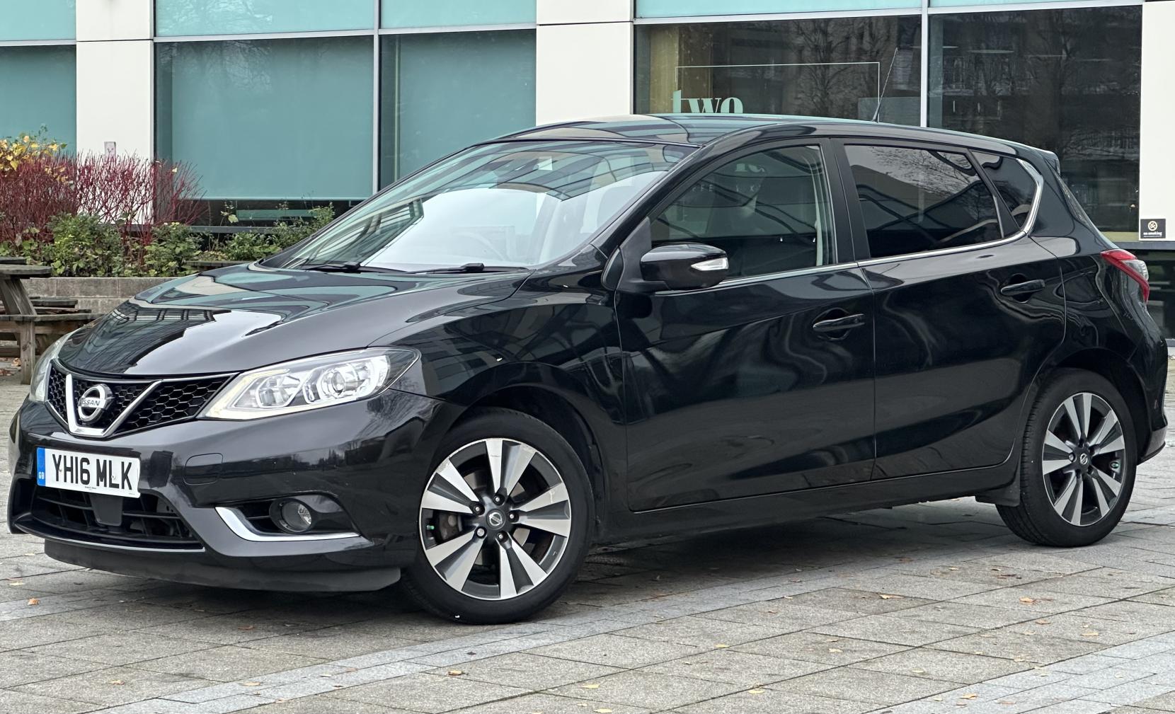 Nissan Pulsar 1.2 DIG-T Tekna Hatchback 5dr Petrol XTRON Euro 6 (s/s) (115 ps)