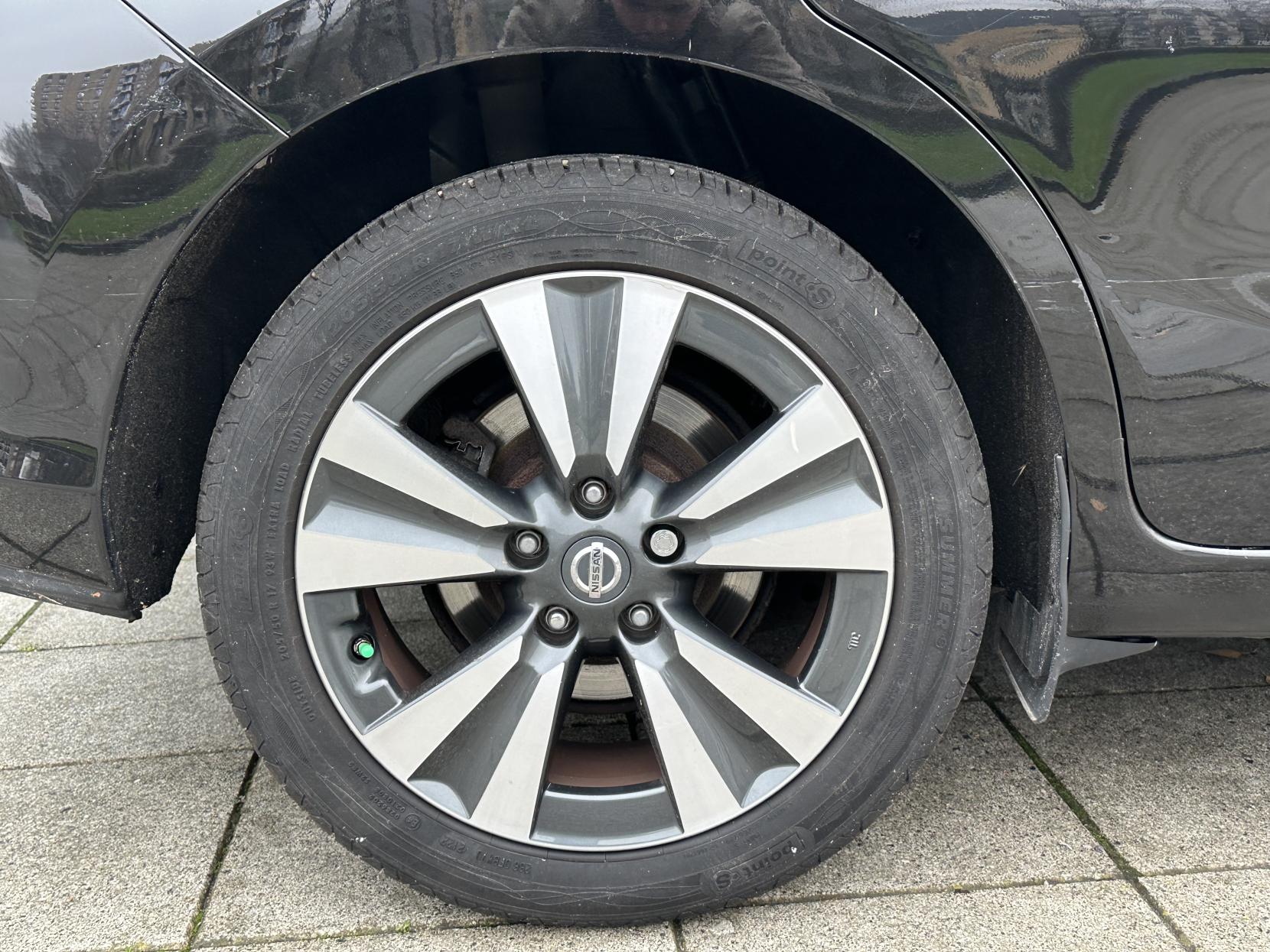 Nissan Pulsar 1.2 DIG-T Tekna Hatchback 5dr Petrol XTRON Euro 6 (s/s) (115 ps)