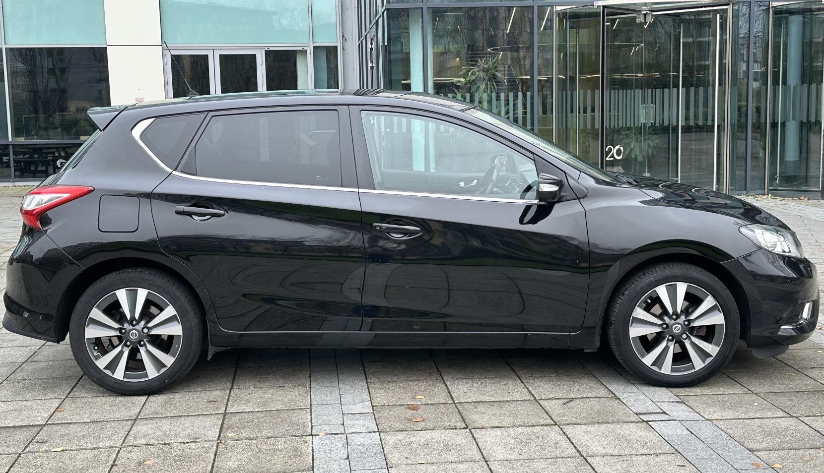 Nissan Pulsar 1.2 DIG-T Tekna Hatchback 5dr Petrol XTRON Euro 6 (s/s) (115 ps)