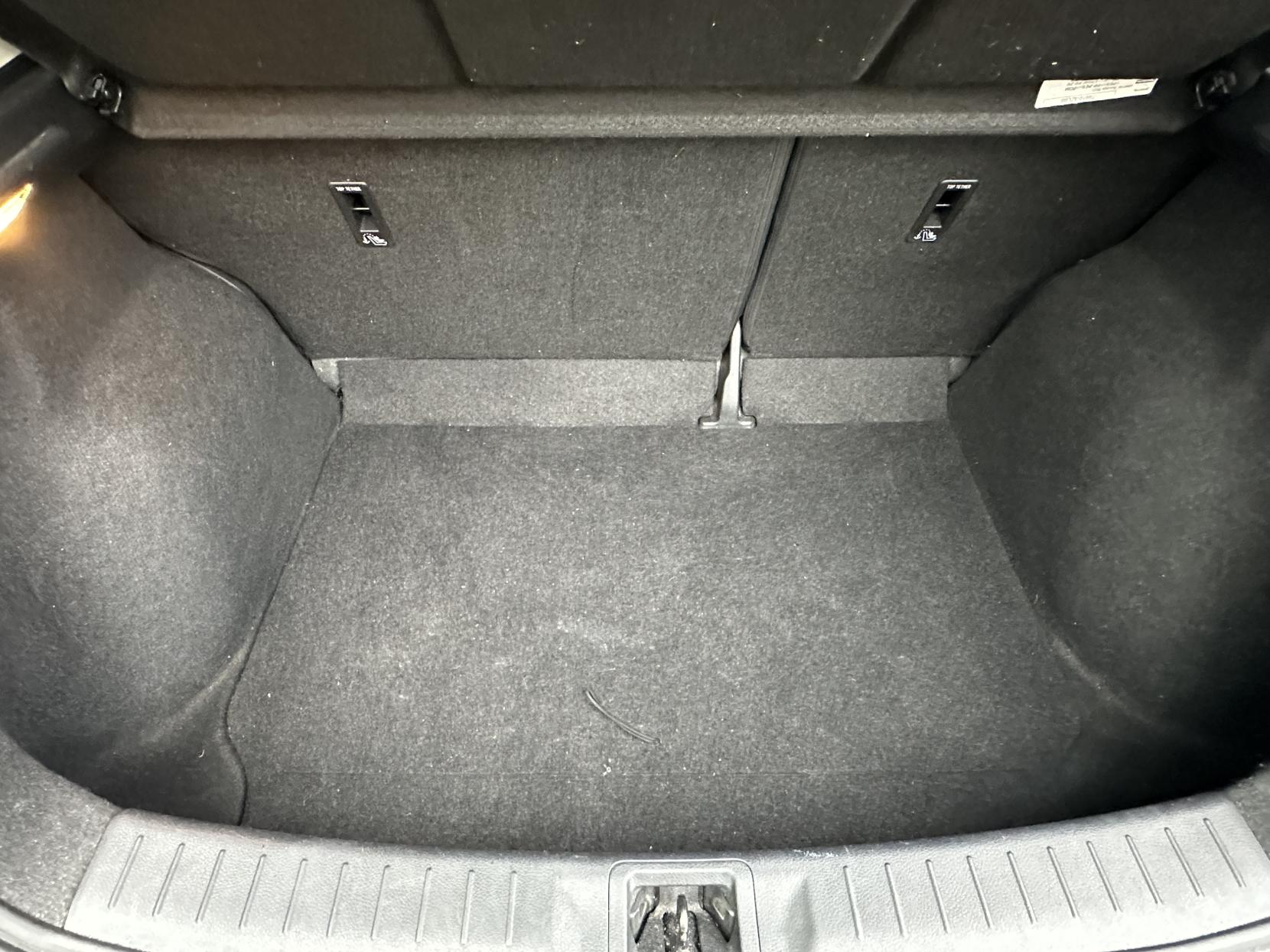 Nissan Pulsar 1.2 DIG-T Tekna Hatchback 5dr Petrol XTRON Euro 6 (s/s) (115 ps)