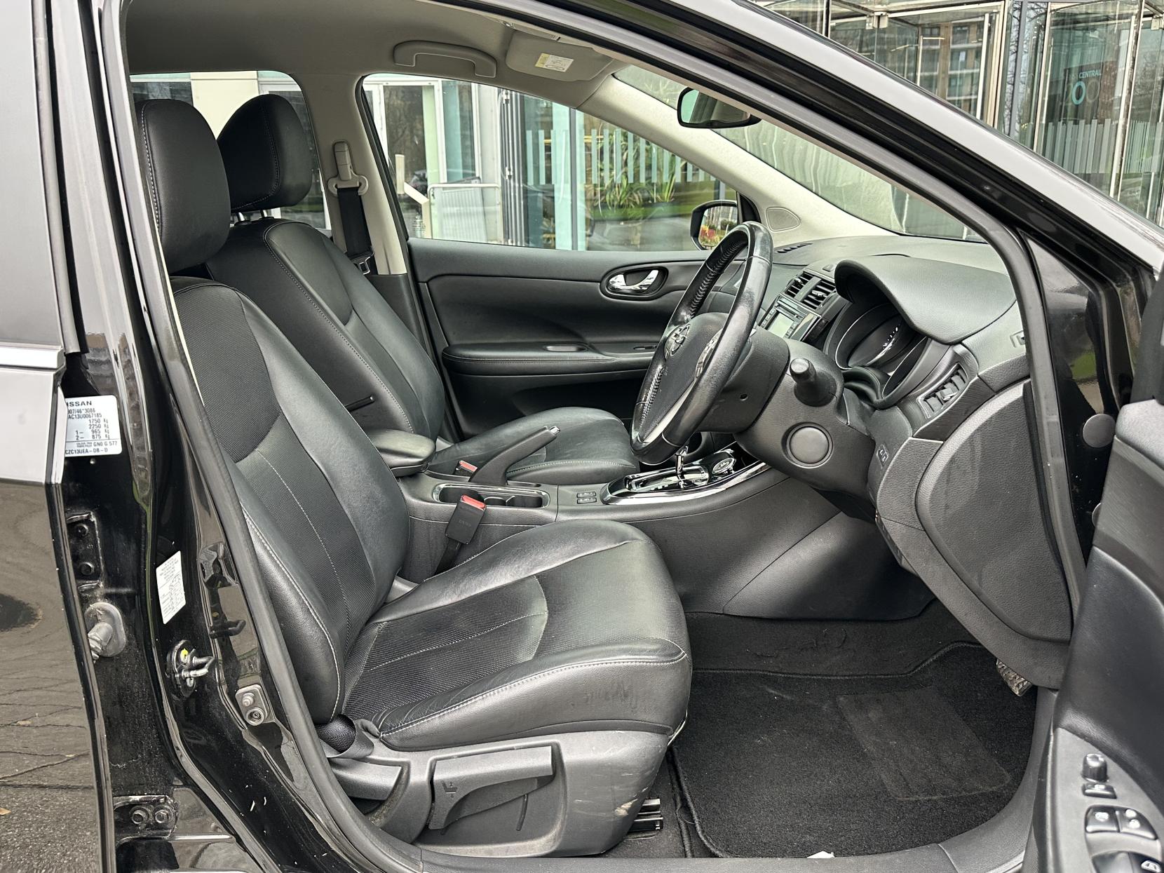 Nissan Pulsar 1.2 DIG-T Tekna Hatchback 5dr Petrol XTRON Euro 6 (s/s) (115 ps)