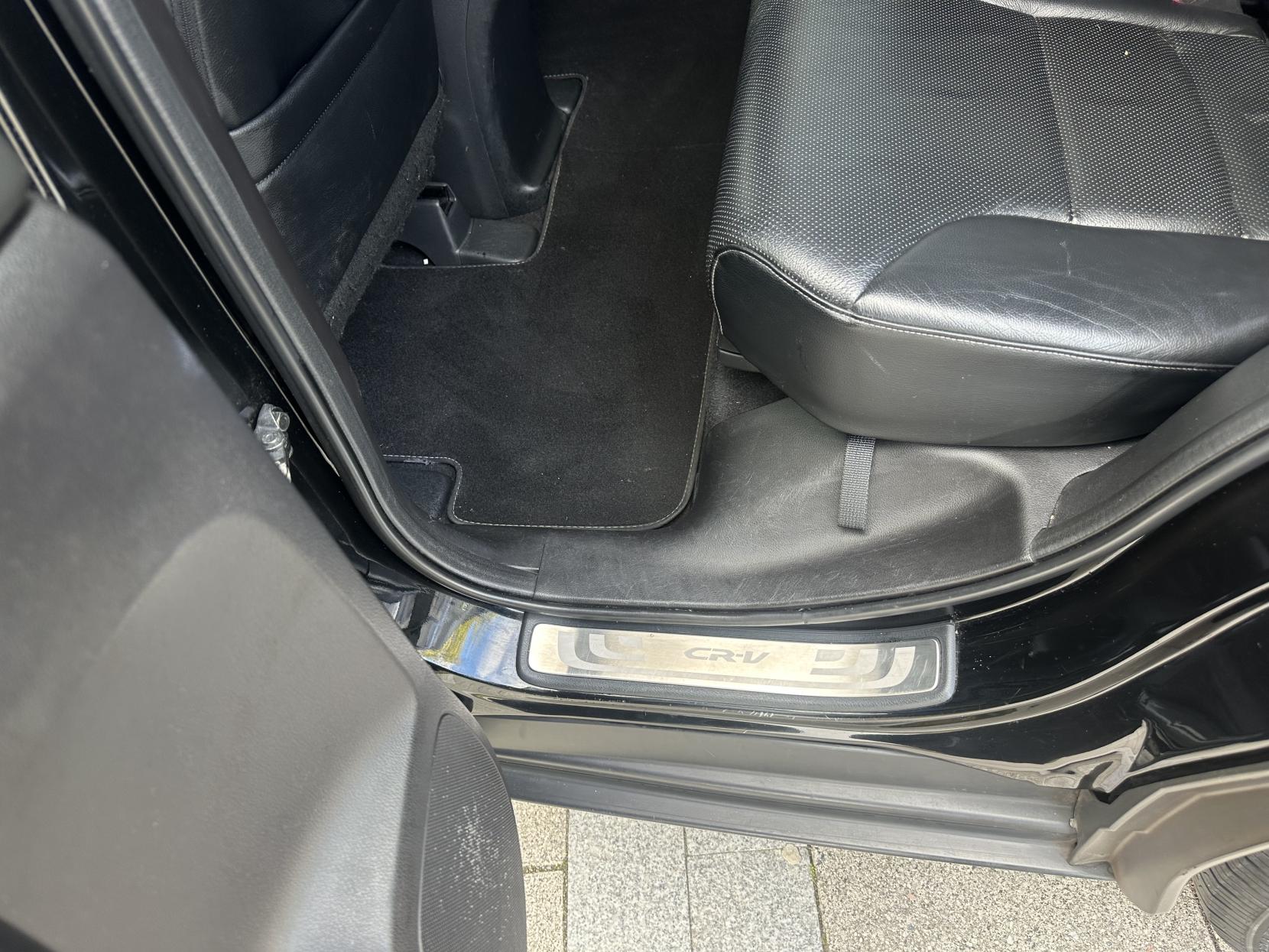 Honda CR-V 2.0 i-VTEC EX SUV 5dr Petrol Auto 4WD Euro 6 (155 ps)