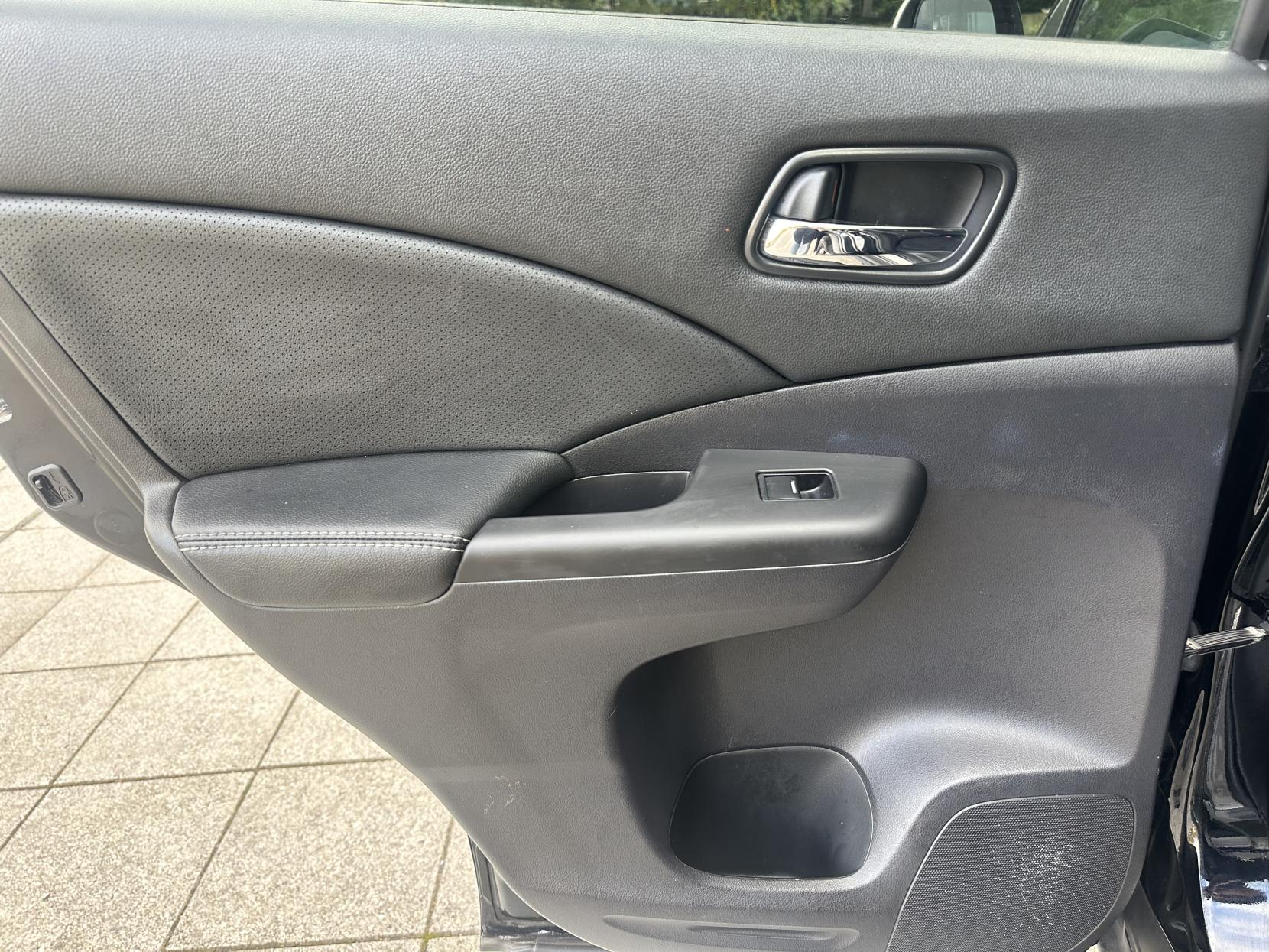 Honda CR-V 2.0 i-VTEC EX SUV 5dr Petrol Auto 4WD Euro 6 (155 ps)