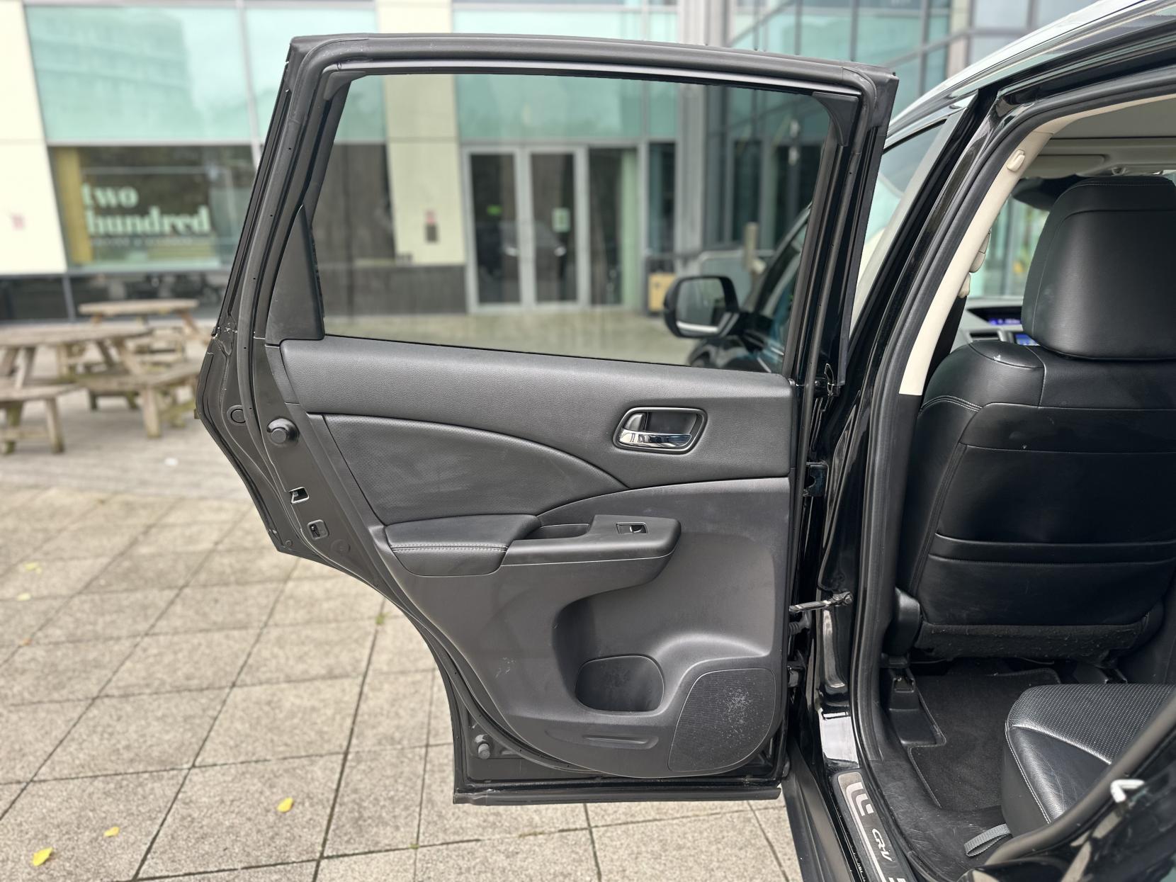 Honda CR-V 2.0 i-VTEC EX SUV 5dr Petrol Auto 4WD Euro 6 (155 ps)