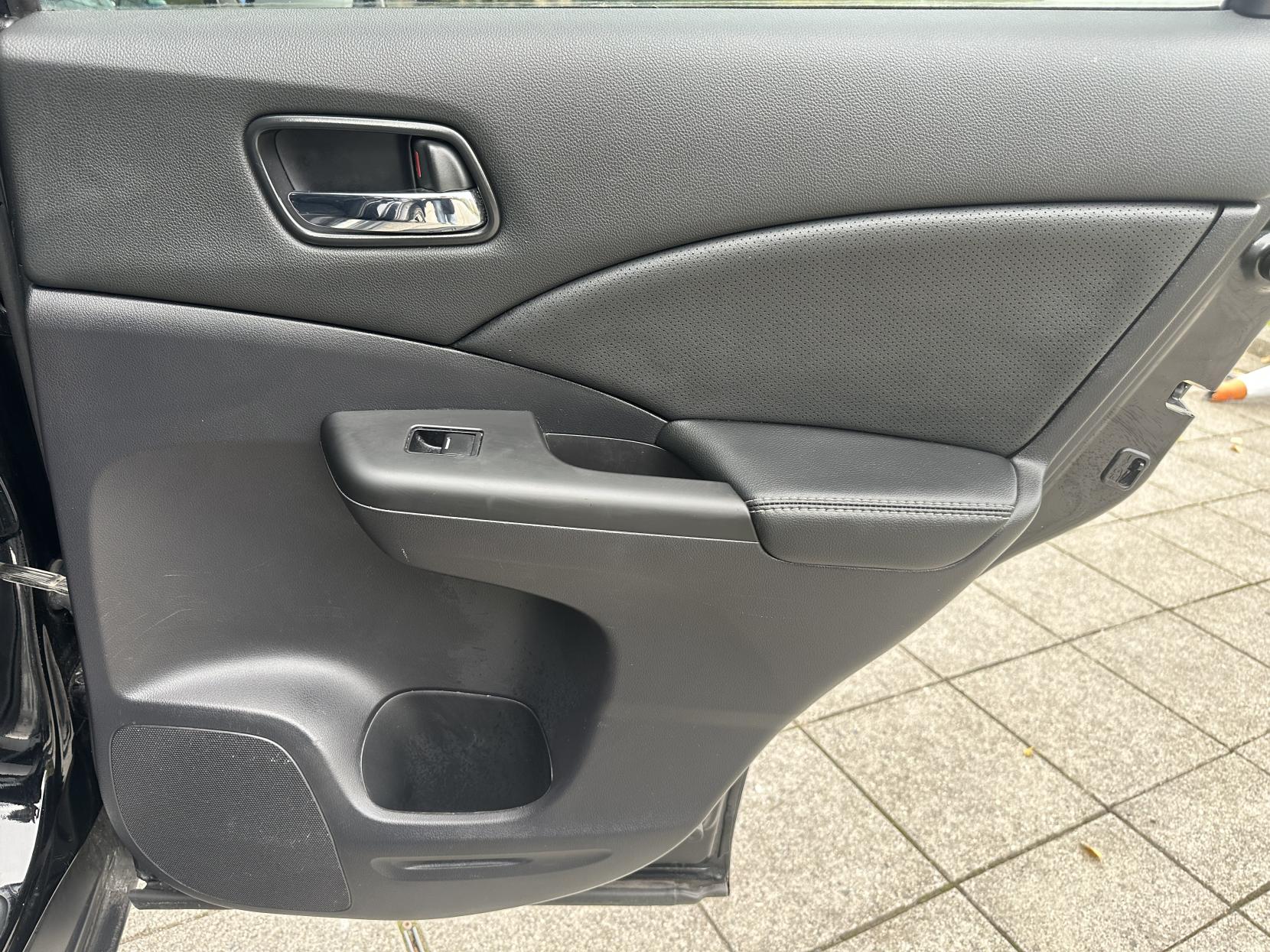 Honda CR-V 2.0 i-VTEC EX SUV 5dr Petrol Auto 4WD Euro 6 (155 ps)