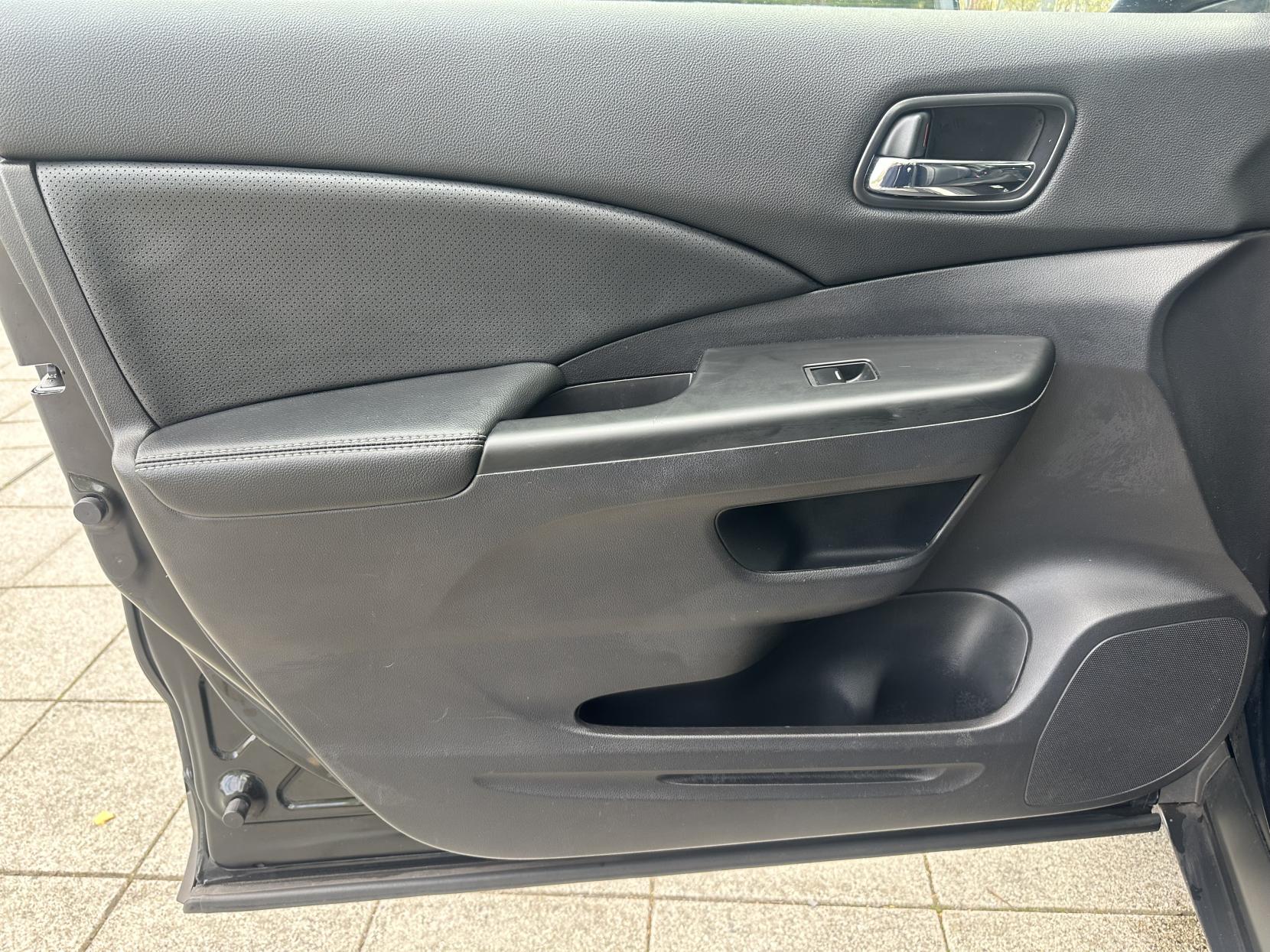 Honda CR-V 2.0 i-VTEC EX SUV 5dr Petrol Auto 4WD Euro 6 (155 ps)