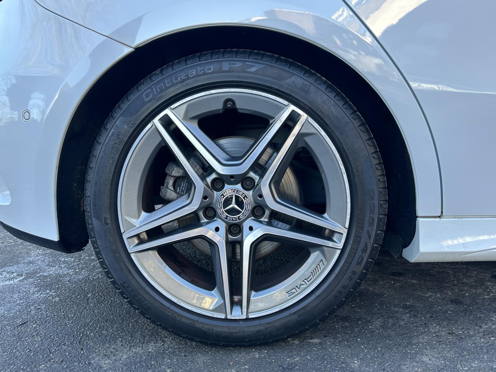 Mercedes-Benz A Class 1.3 A200 AMG Line (Executive) Hatchback 5dr Petrol 7G-DCT Euro 6 (s/s) (163 ps)