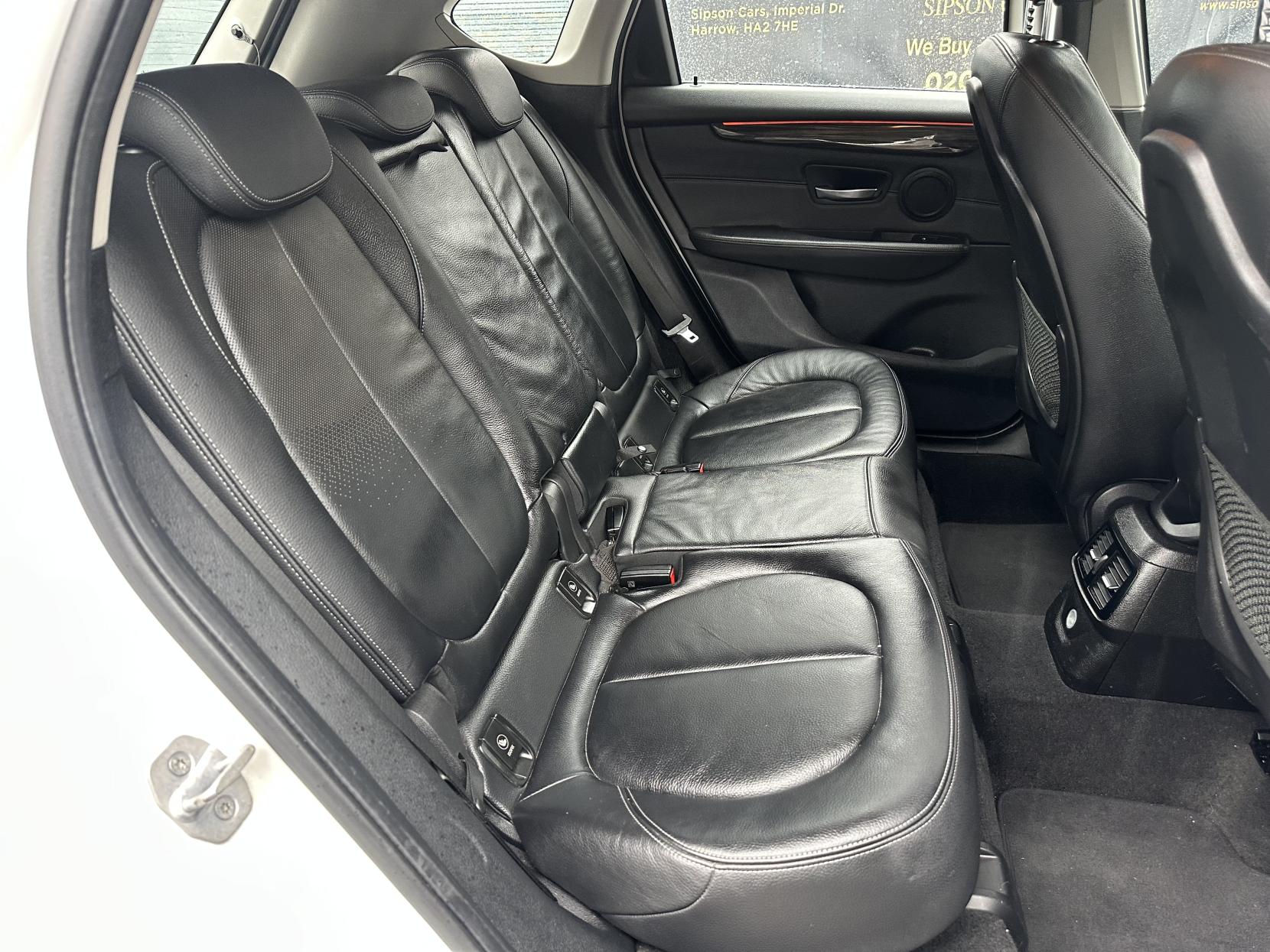 BMW 2 Series Active Tourer 2.0 220i Luxury MPV 5dr Petrol Auto Euro 6 (s/s) (192 ps)