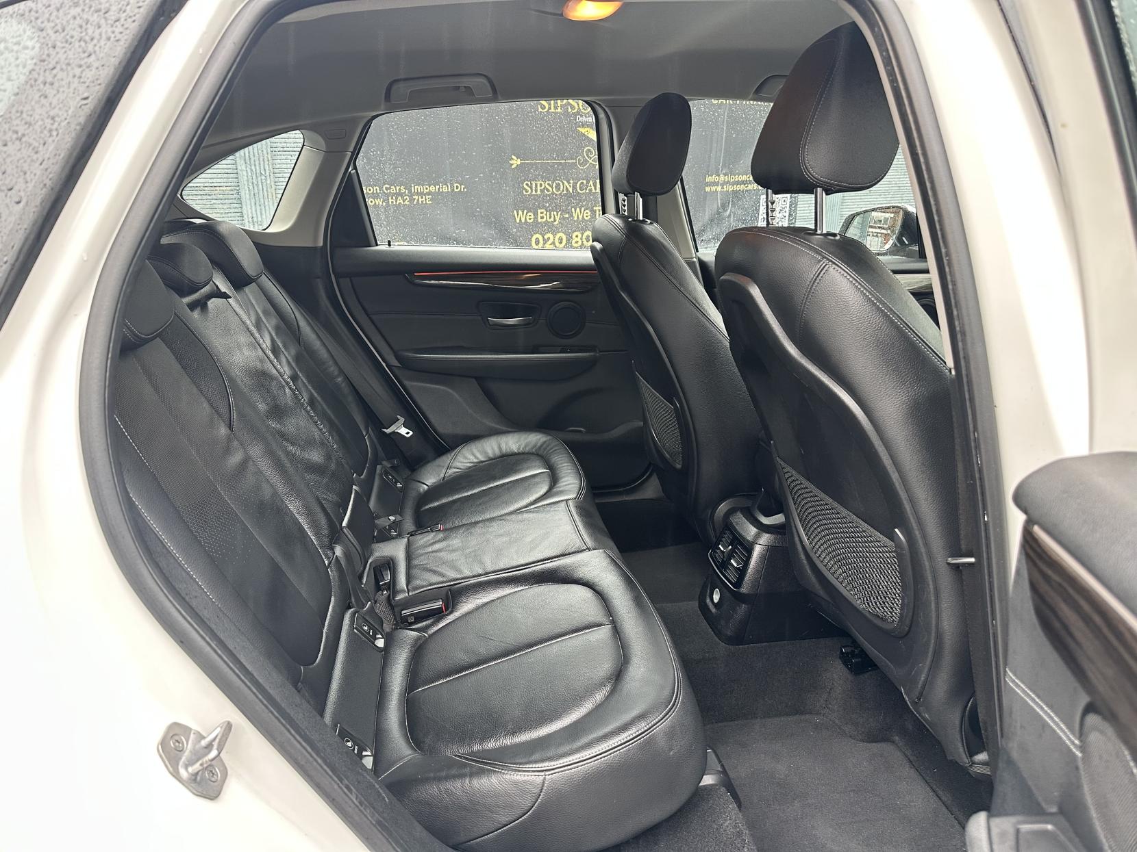 BMW 2 Series Active Tourer 2.0 220i Luxury MPV 5dr Petrol Auto Euro 6 (s/s) (192 ps)