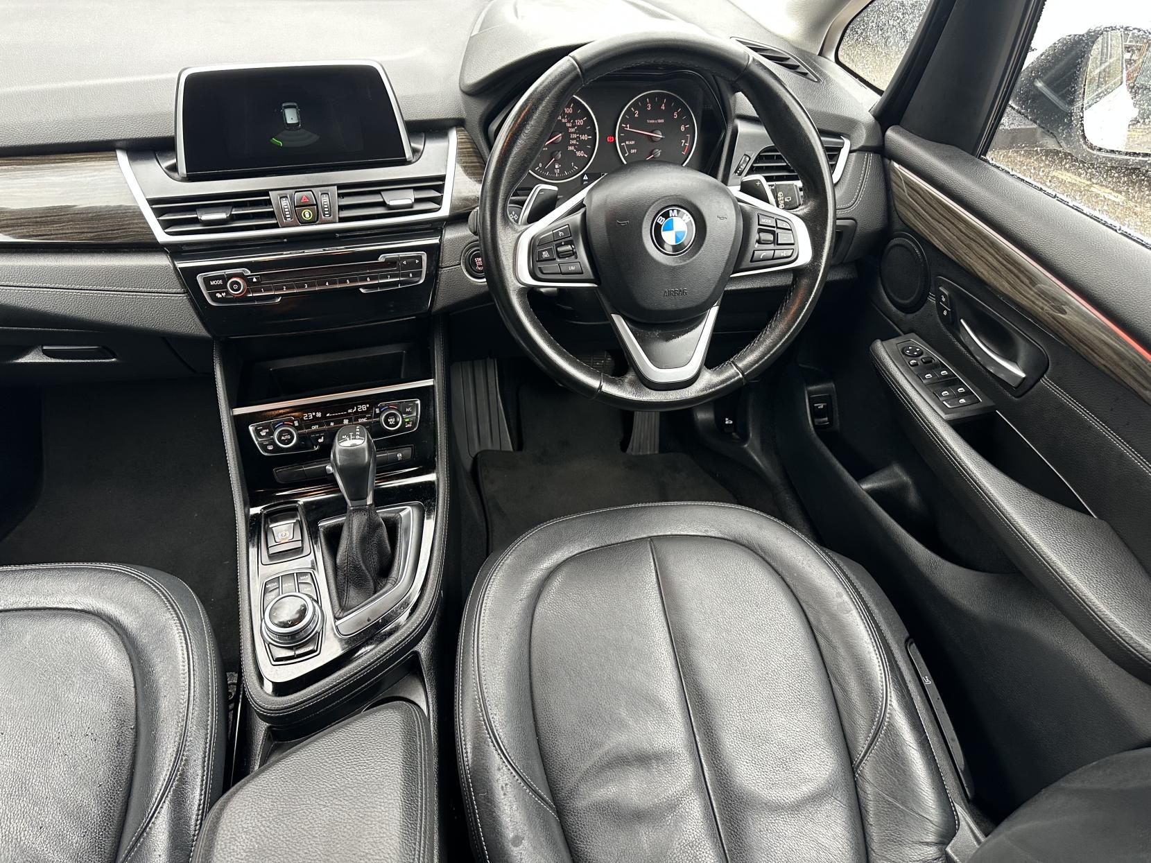 BMW 2 Series Active Tourer 2.0 220i Luxury MPV 5dr Petrol Auto Euro 6 (s/s) (192 ps)