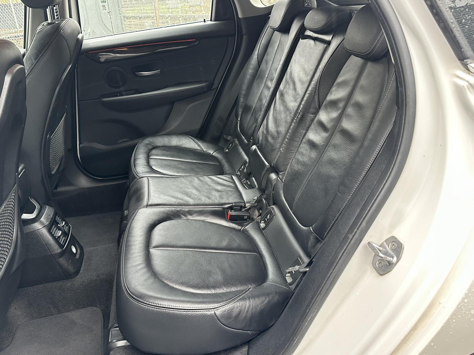 BMW 2 Series Active Tourer 2.0 220i Luxury MPV 5dr Petrol Auto Euro 6 (s/s) (192 ps)