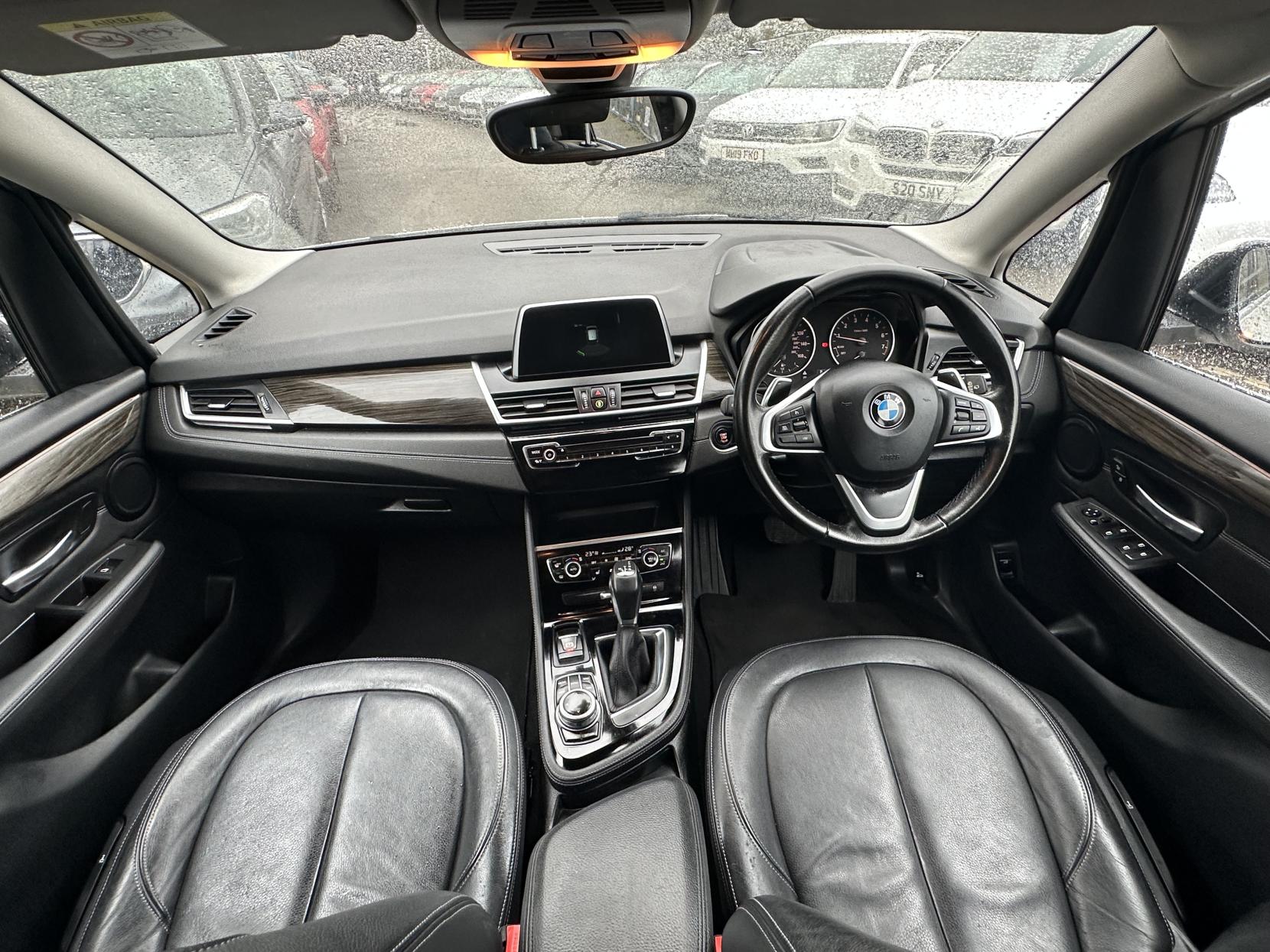 BMW 2 Series Active Tourer 2.0 220i Luxury MPV 5dr Petrol Auto Euro 6 (s/s) (192 ps)