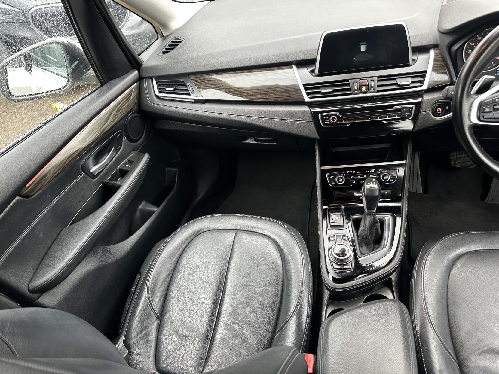 BMW 2 Series Active Tourer 2.0 220i Luxury MPV 5dr Petrol Auto Euro 6 (s/s) (192 ps)