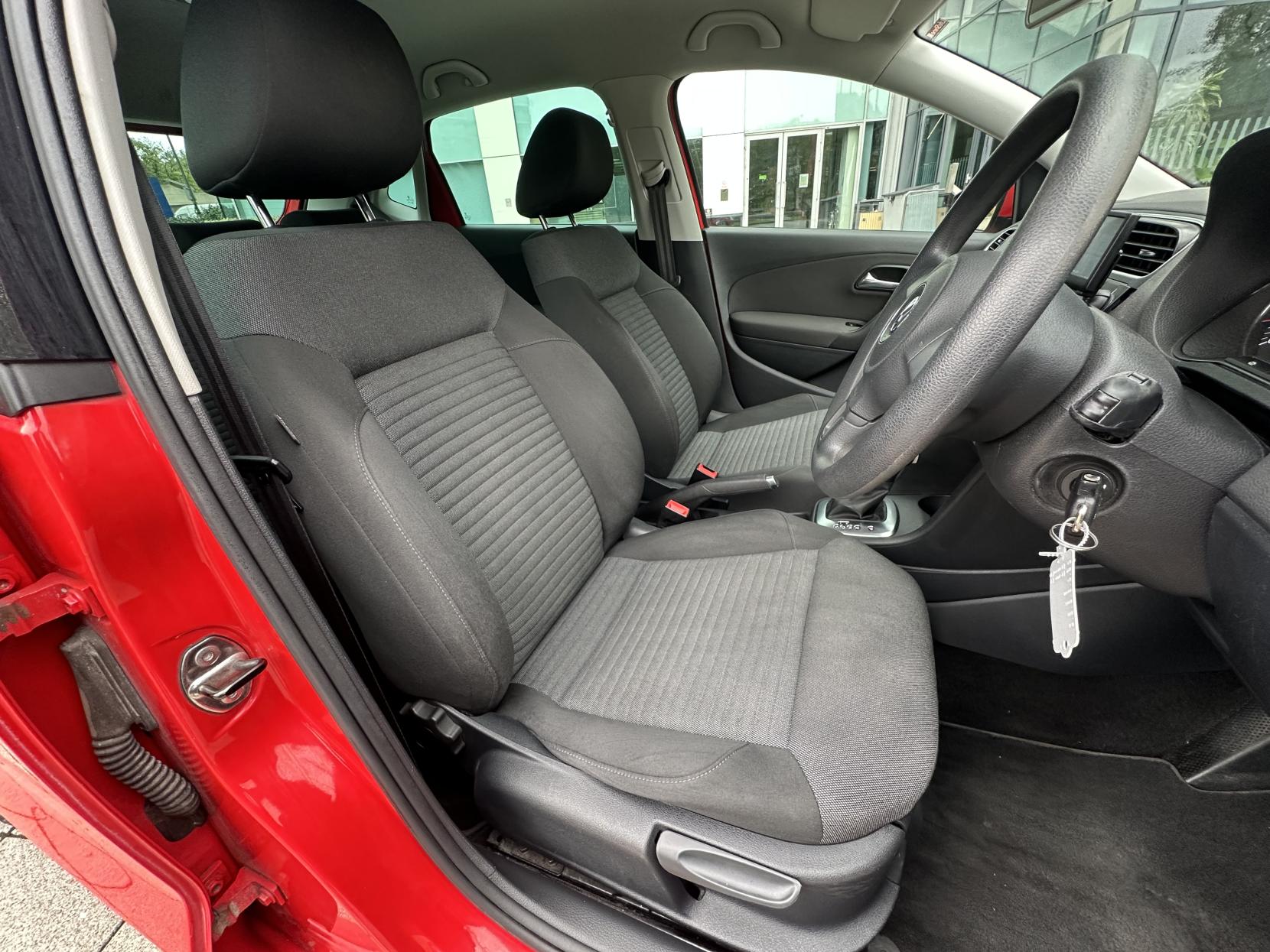 Volkswagen Polo 1.4 Match Hatchback 5dr Petrol DSG Euro 5 (85 ps)