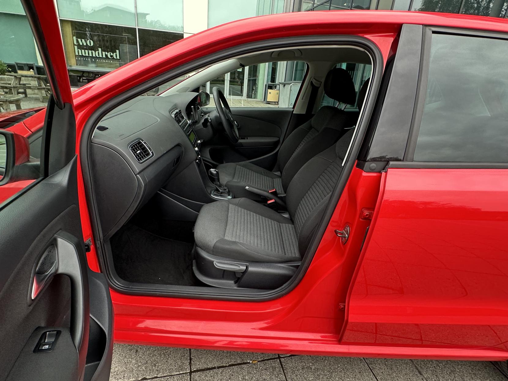 Volkswagen Polo 1.4 Match Hatchback 5dr Petrol DSG Euro 5 (85 ps)
