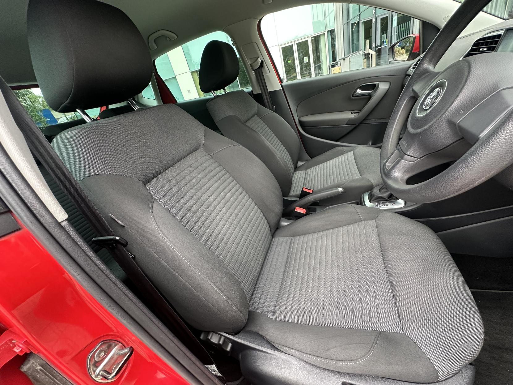 Volkswagen Polo 1.4 Match Hatchback 5dr Petrol DSG Euro 5 (85 ps)