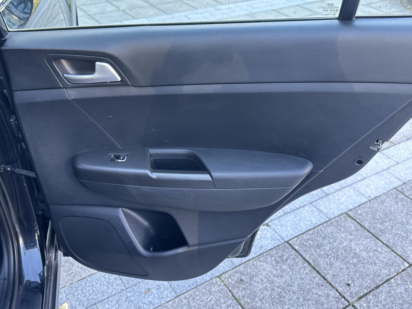 Kia Sportage 1.6 GDi 1 SUV 5dr Petrol Manual Euro 6 (130 bhp)