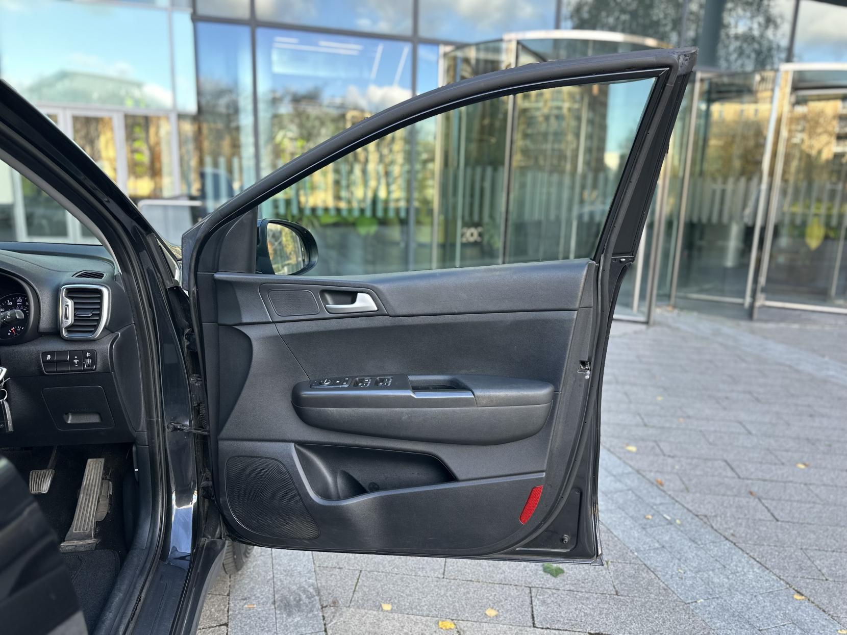 Kia Sportage 1.6 GDi 1 SUV 5dr Petrol Manual Euro 6 (130 bhp)