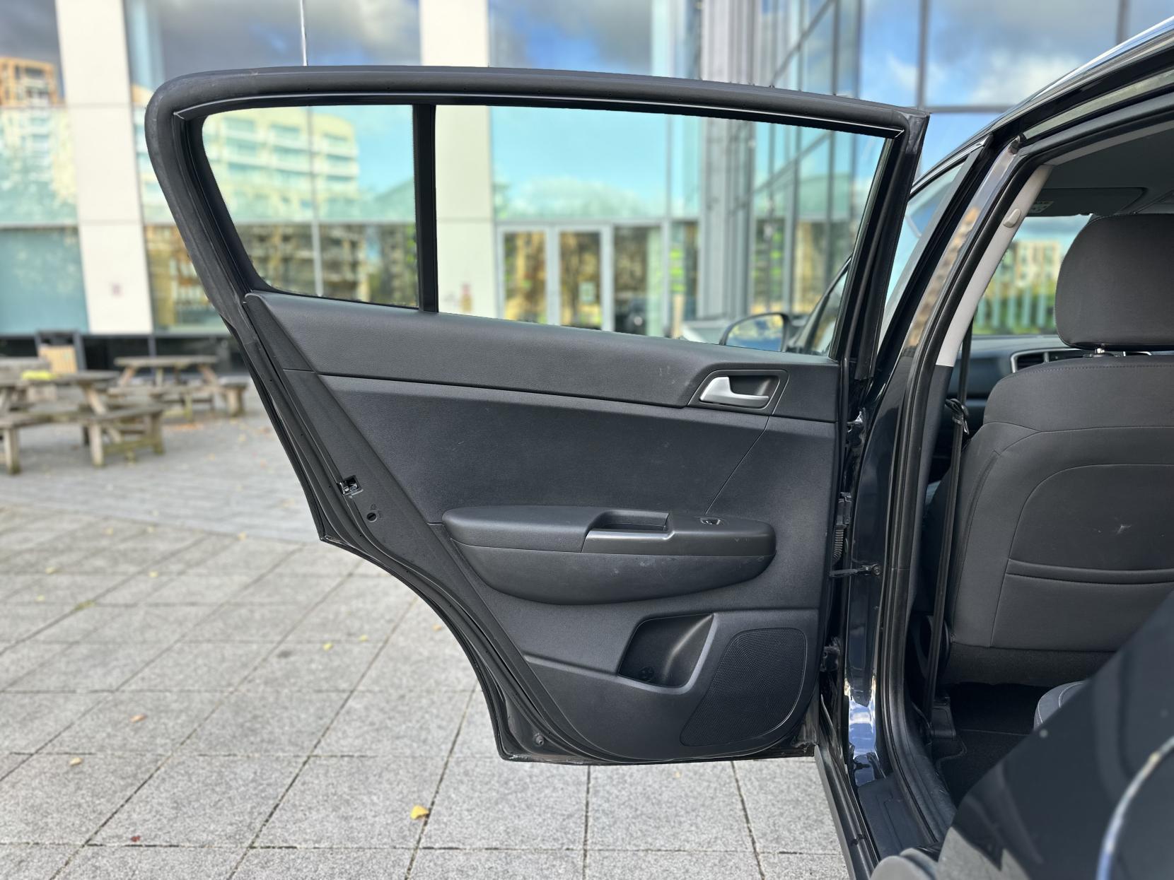 Kia Sportage 1.6 GDi 1 SUV 5dr Petrol Manual Euro 6 (130 bhp)