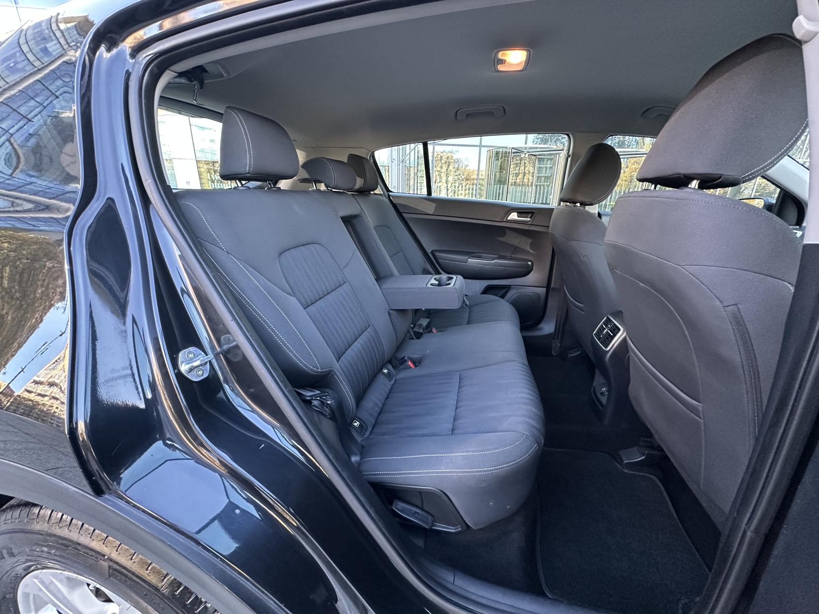 Kia Sportage 1.6 GDi 1 SUV 5dr Petrol Manual Euro 6 (130 bhp)