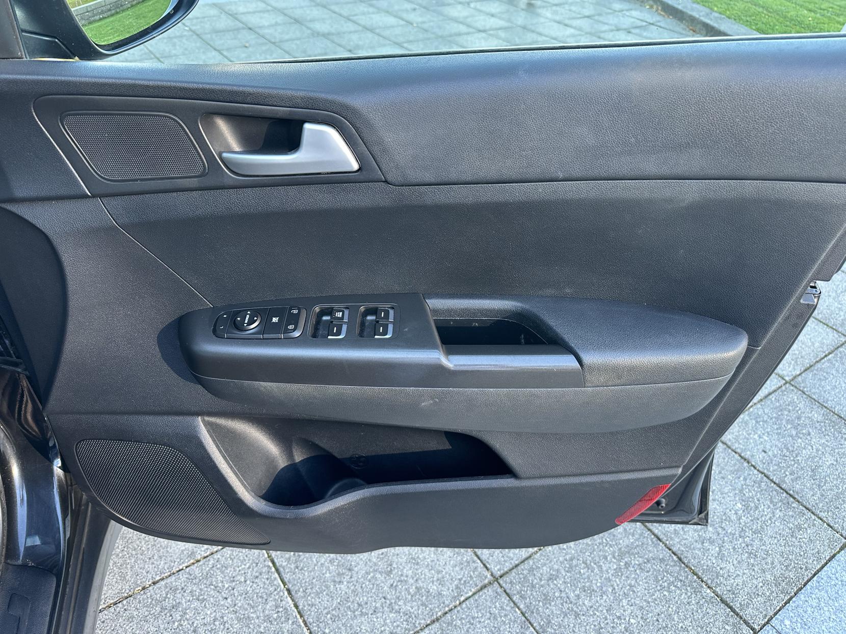 Kia Sportage 1.6 GDi 1 SUV 5dr Petrol Manual Euro 6 (130 bhp)