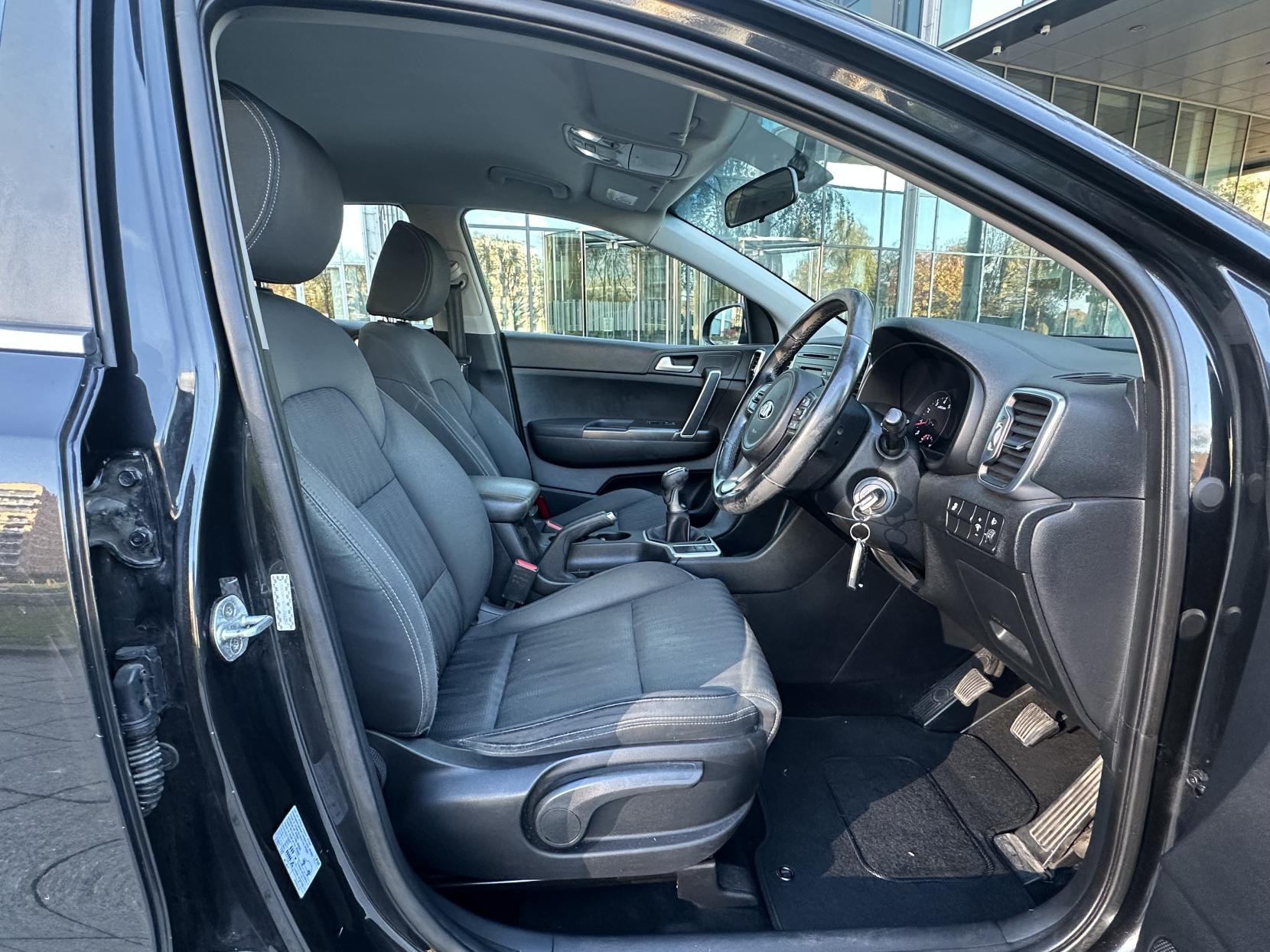 Kia Sportage 1.6 GDi 1 SUV 5dr Petrol Manual Euro 6 (130 bhp)