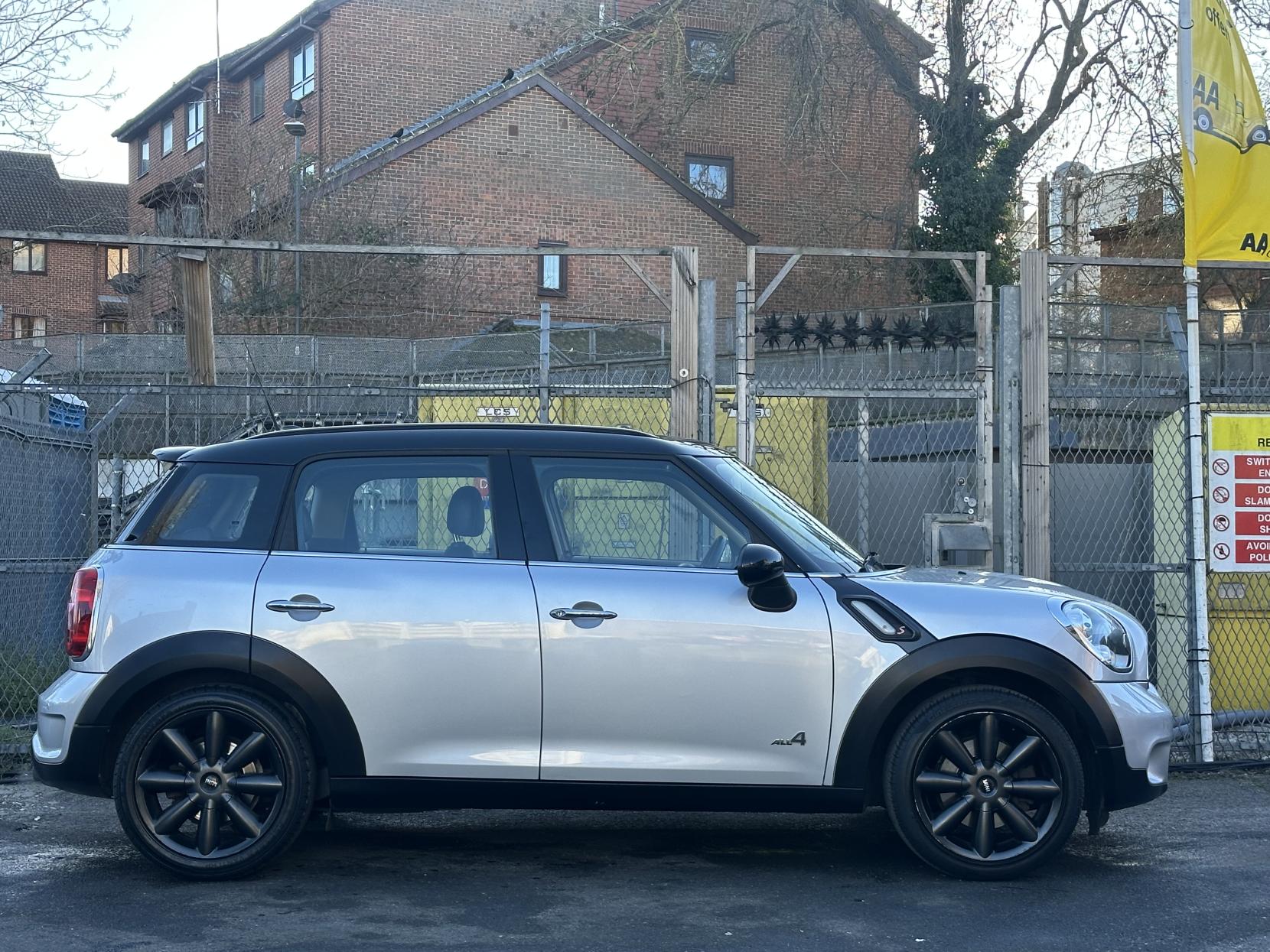 MINI Countryman 1.6 Cooper S SUV 5dr Petrol Auto ALL4 Euro 5 (184 ps)