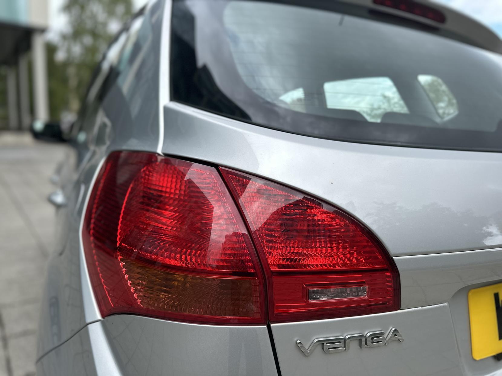 Kia Venga 1.6 2 MPV 5dr Petrol Auto Euro 5 (123 bhp)