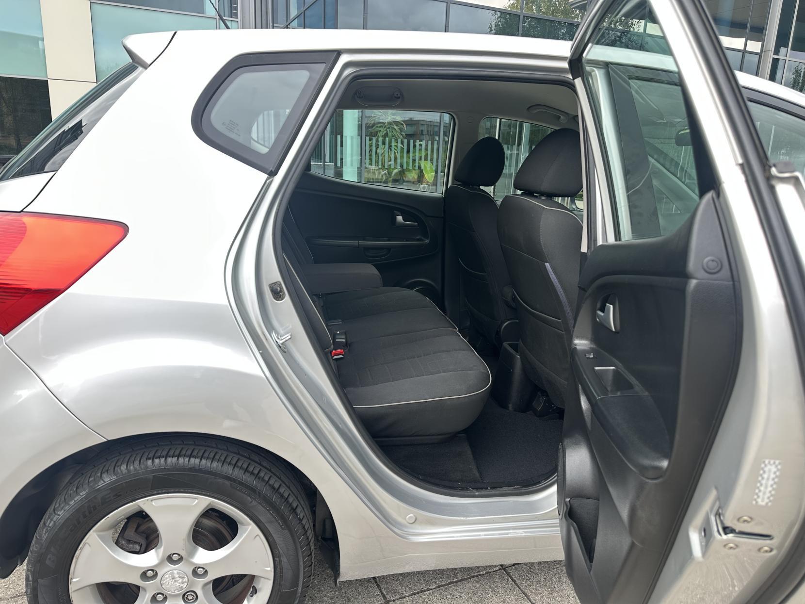Kia Venga 1.6 2 MPV 5dr Petrol Auto Euro 5 (123 bhp)