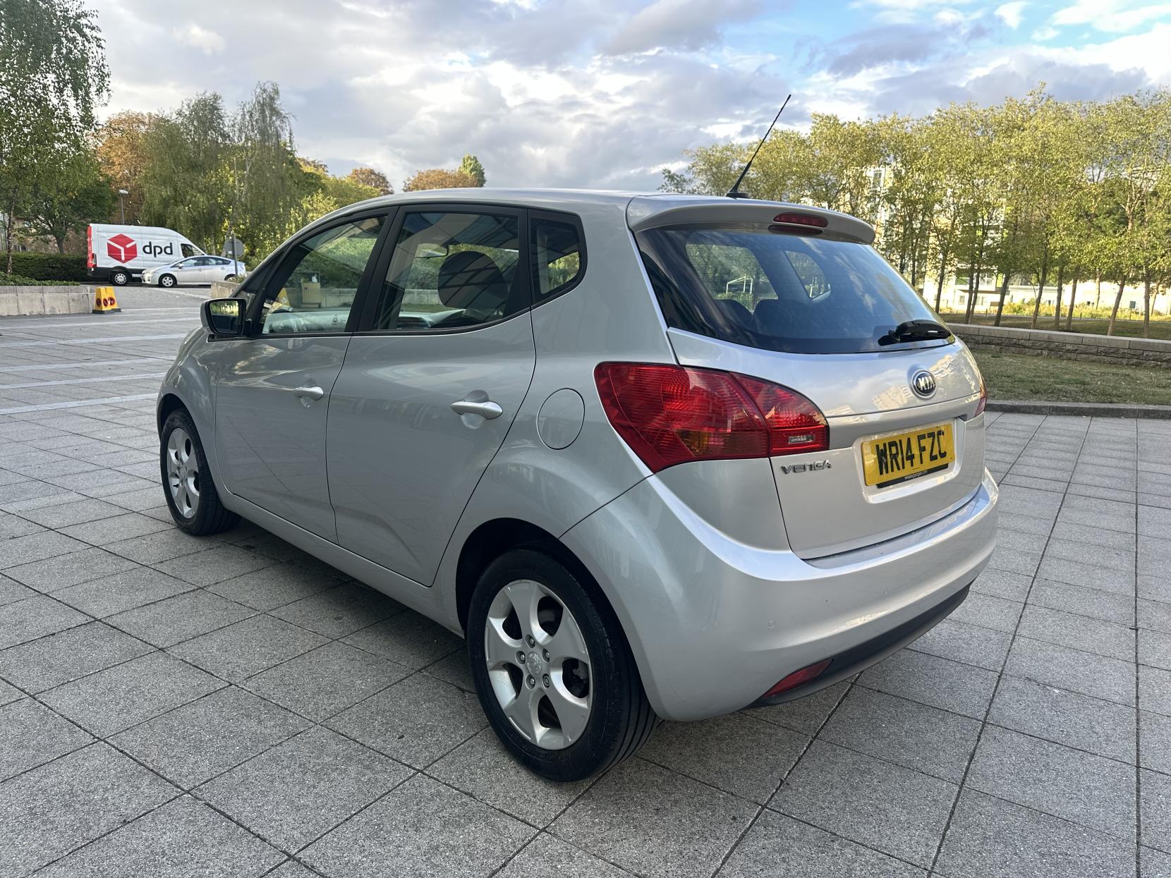 Kia Venga 1.6 2 MPV 5dr Petrol Auto Euro 5 (123 bhp)