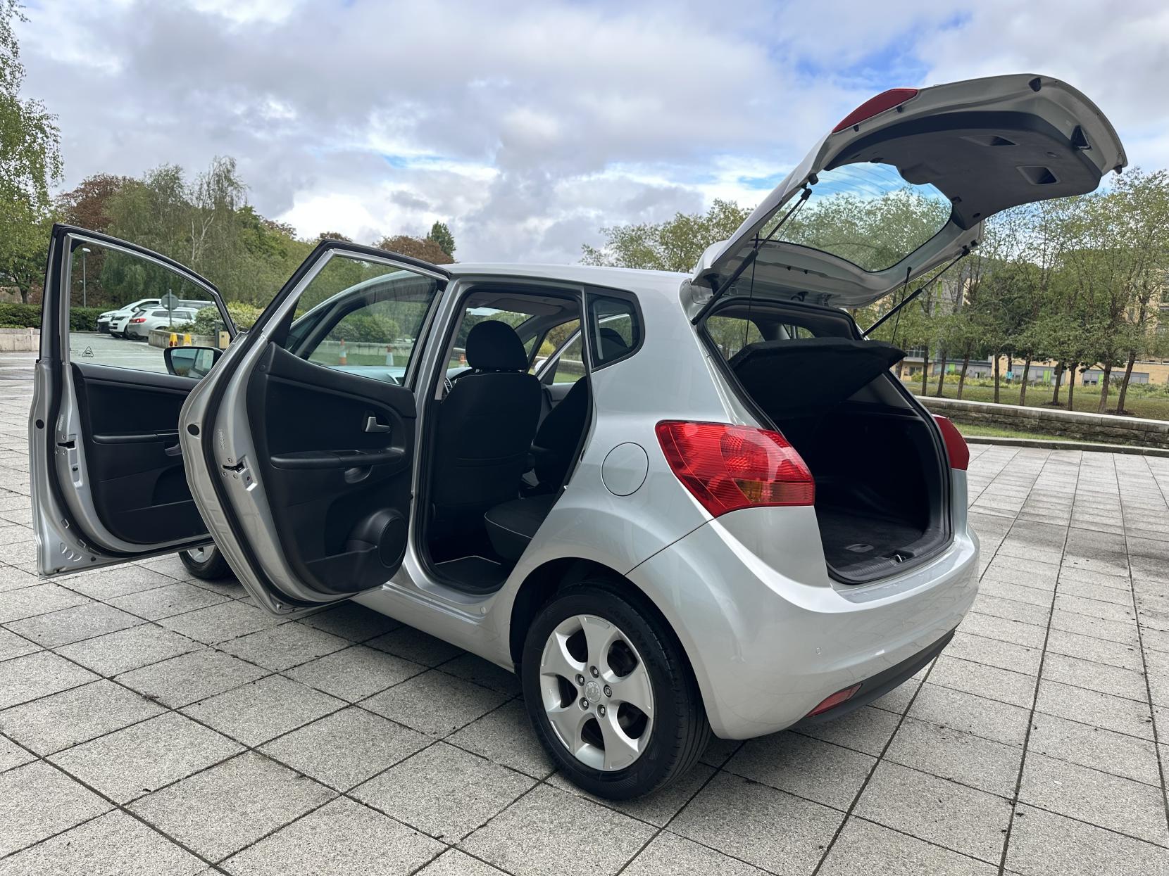 Kia Venga 1.6 2 MPV 5dr Petrol Auto Euro 5 (123 bhp)