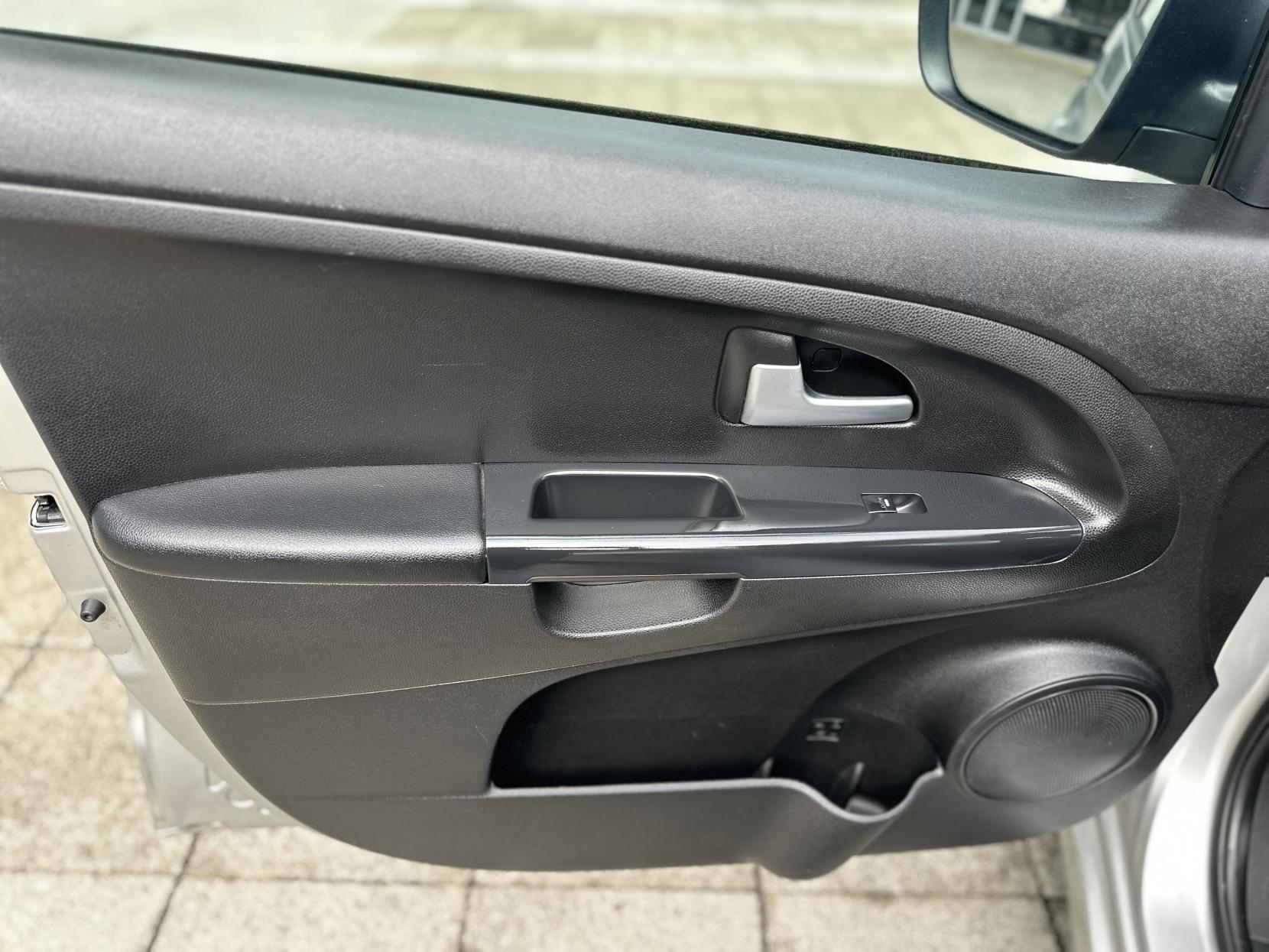 Kia Venga 1.6 2 MPV 5dr Petrol Auto Euro 5 (123 bhp)