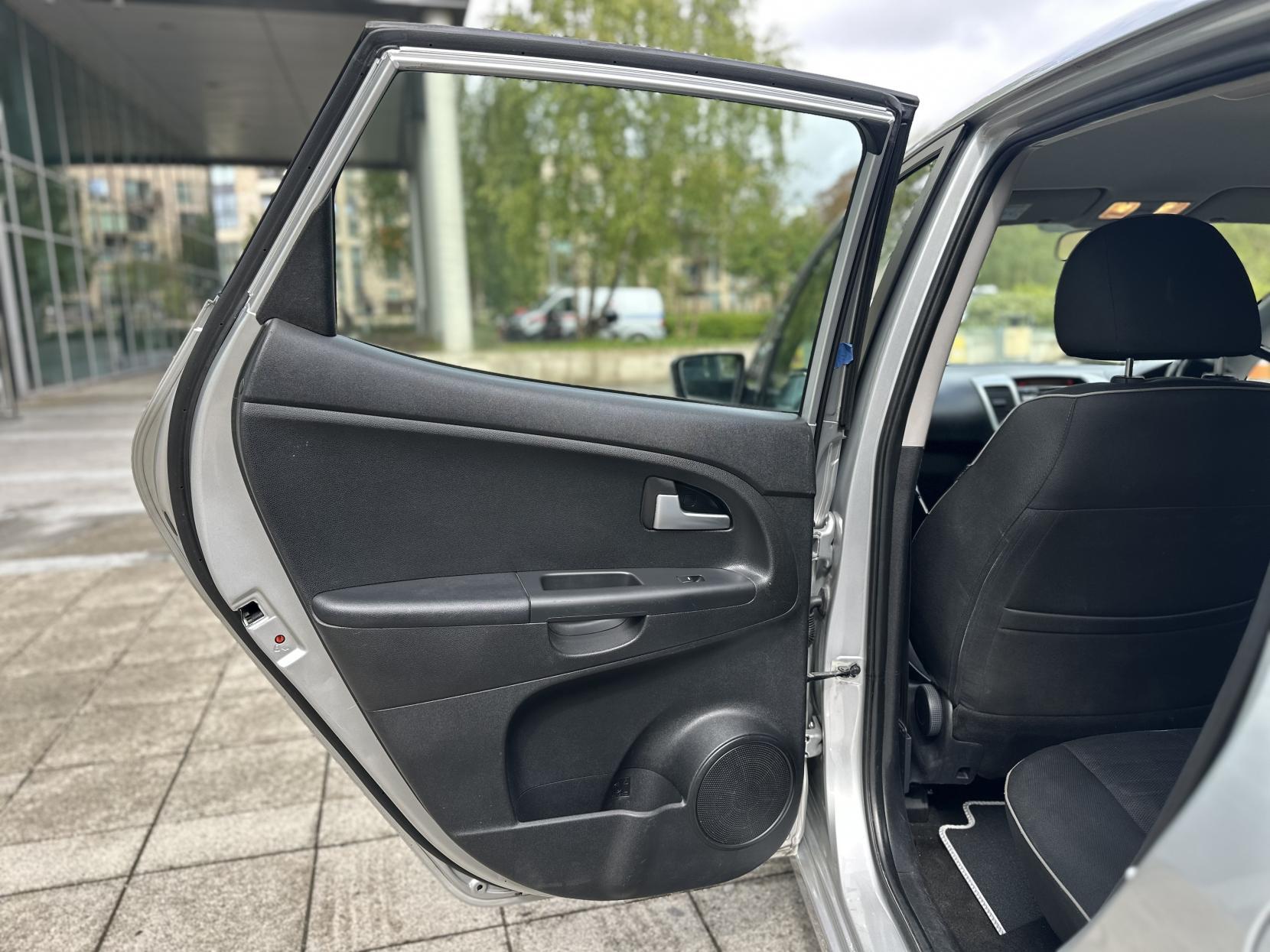 Kia Venga 1.6 2 MPV 5dr Petrol Auto Euro 5 (123 bhp)
