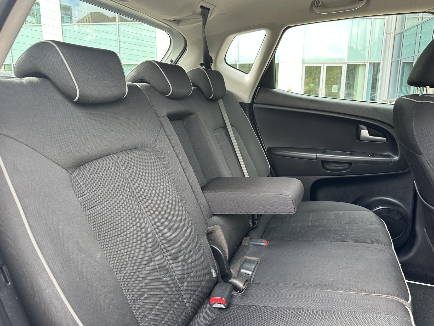 Kia Venga 1.6 2 MPV 5dr Petrol Auto Euro 5 (123 bhp)
