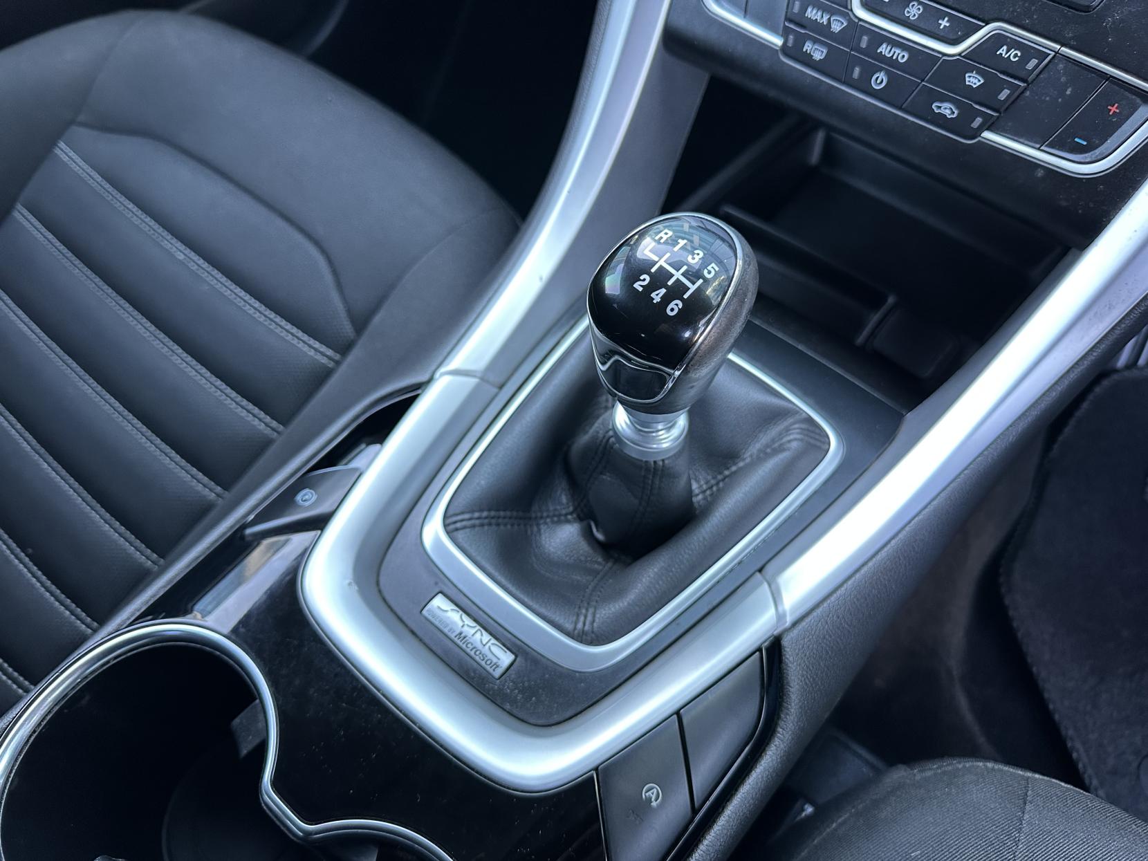 Ford Mondeo 1.5T EcoBoost Zetec Hatchback 5dr Petrol Manual Euro 6 (s/s) (160 ps)