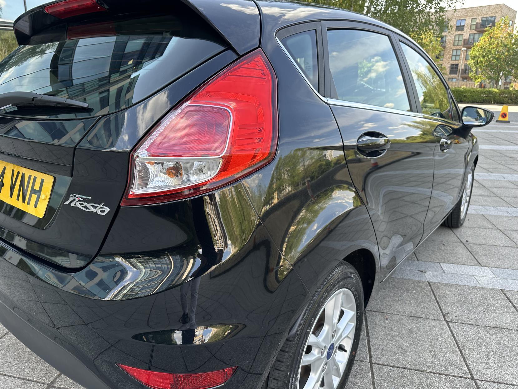 Ford Fiesta 1.0T EcoBoost Zetec Hatchback 5dr Petrol Manual Euro 5 (s/s) (100 ps)