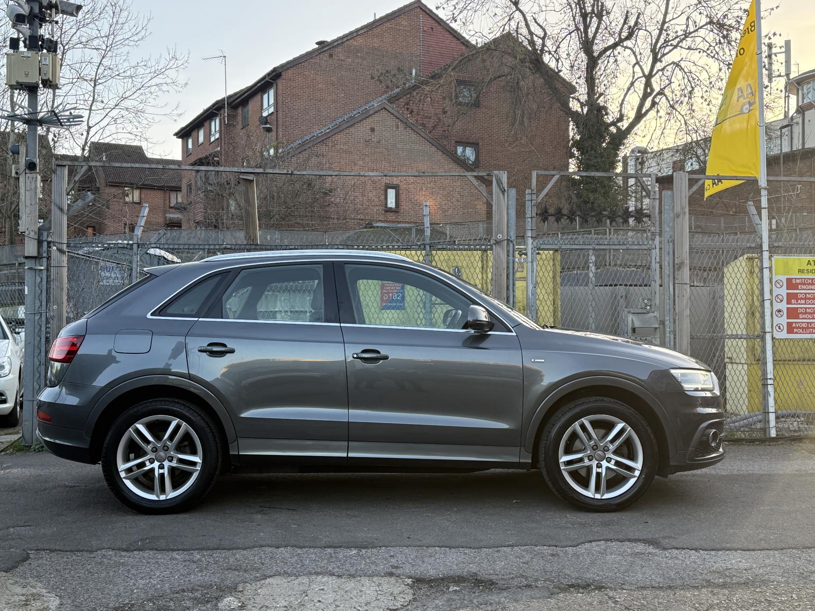 Audi Q3 2.0 TFSI S line SUV 5dr Petrol S Tronic quattro Euro 5 (s/s) (170 ps)