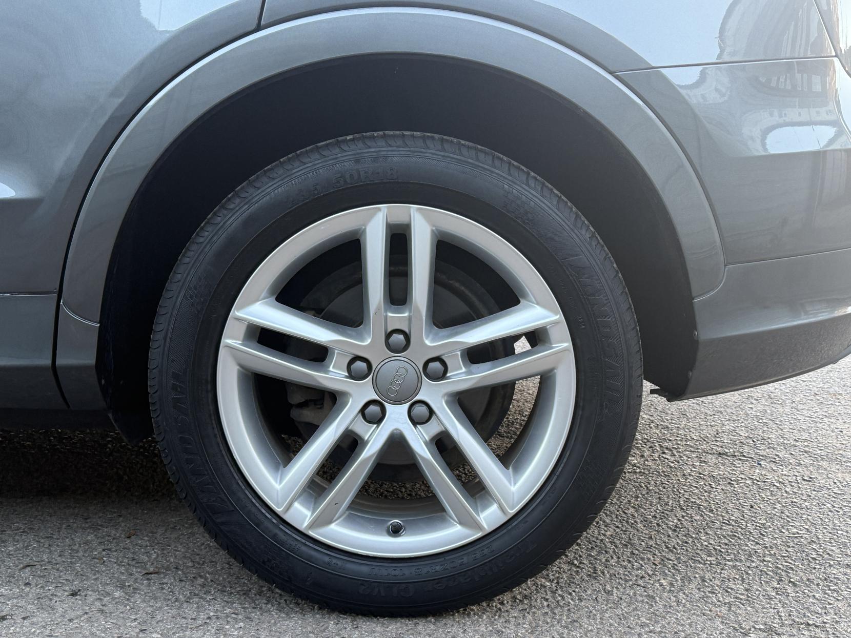 Audi Q3 2.0 TFSI S line SUV 5dr Petrol S Tronic quattro Euro 5 (s/s) (170 ps)