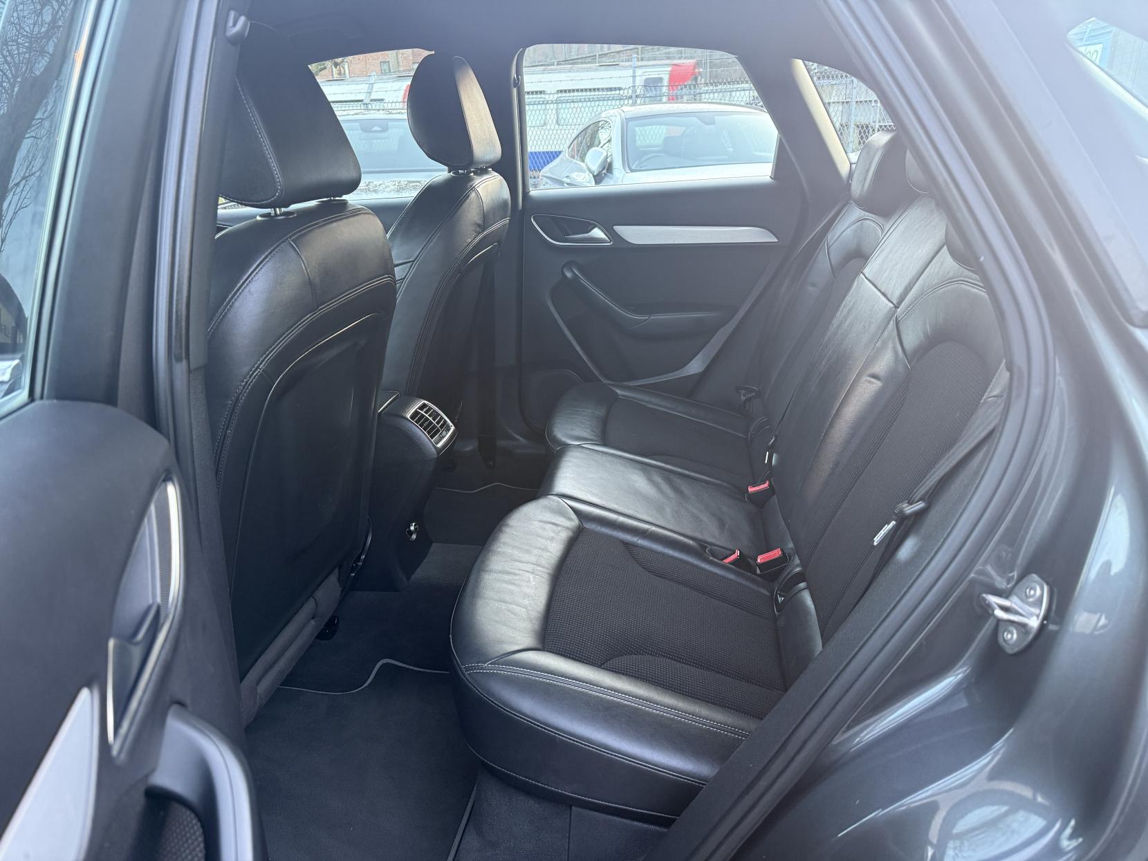 Audi Q3 2.0 TFSI S line SUV 5dr Petrol S Tronic quattro Euro 5 (s/s) (170 ps)