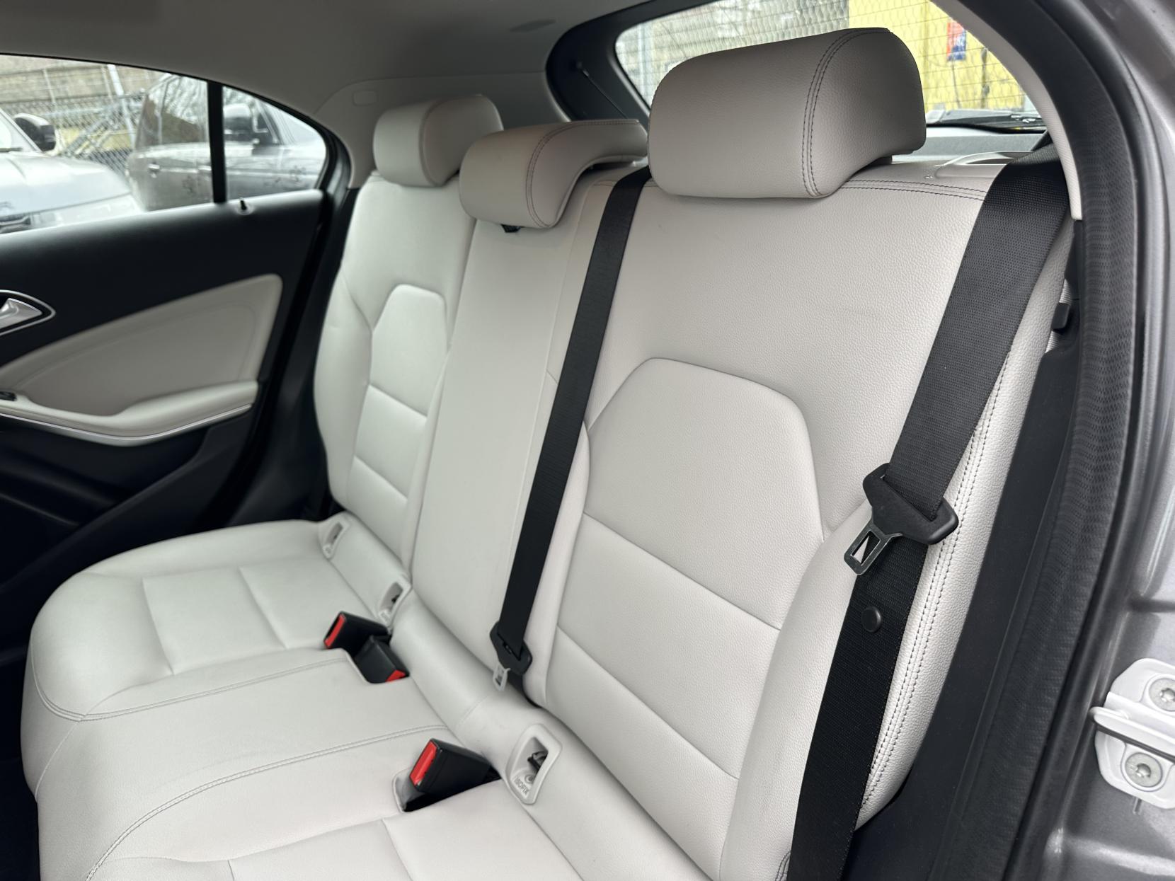 Mercedes-Benz A Class 1.6 A180 Sport Edition Hatchback 5dr Petrol 7G-DCT Euro 6 (s/s) (122 ps)