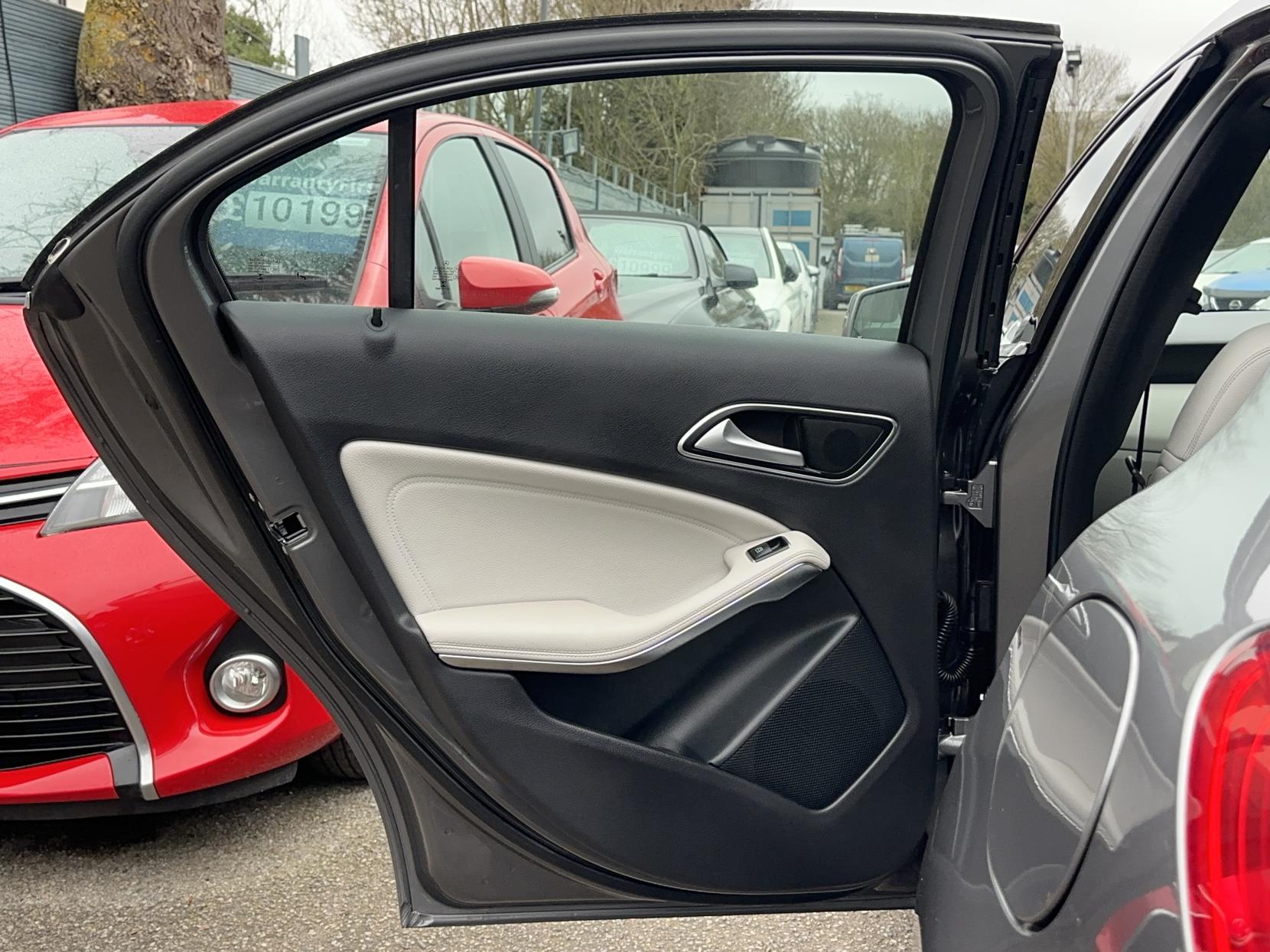 Mercedes-Benz A Class 1.6 A180 Sport Edition Hatchback 5dr Petrol 7G-DCT Euro 6 (s/s) (122 ps)