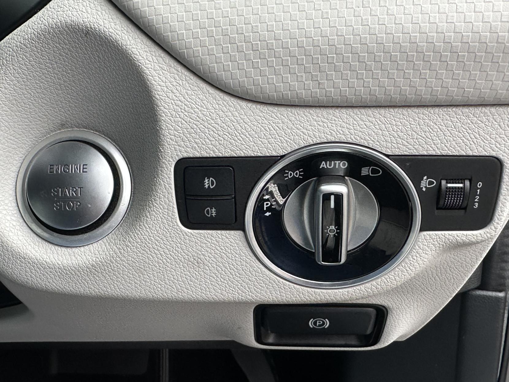 Mercedes-Benz A Class 1.6 A180 Sport Edition Hatchback 5dr Petrol 7G-DCT Euro 6 (s/s) (122 ps)