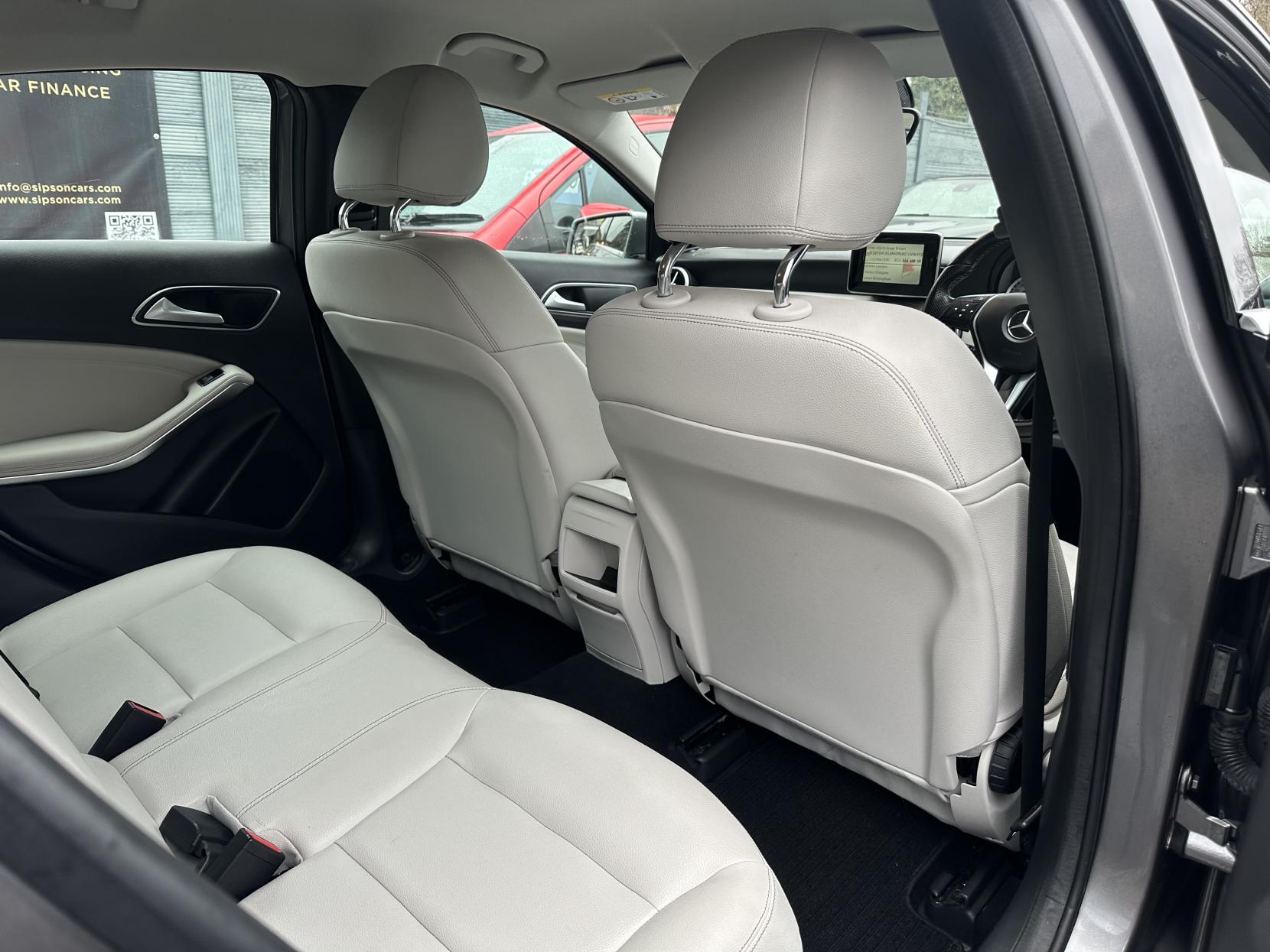 Mercedes-Benz A Class 1.6 A180 Sport Edition Hatchback 5dr Petrol 7G-DCT Euro 6 (s/s) (122 ps)