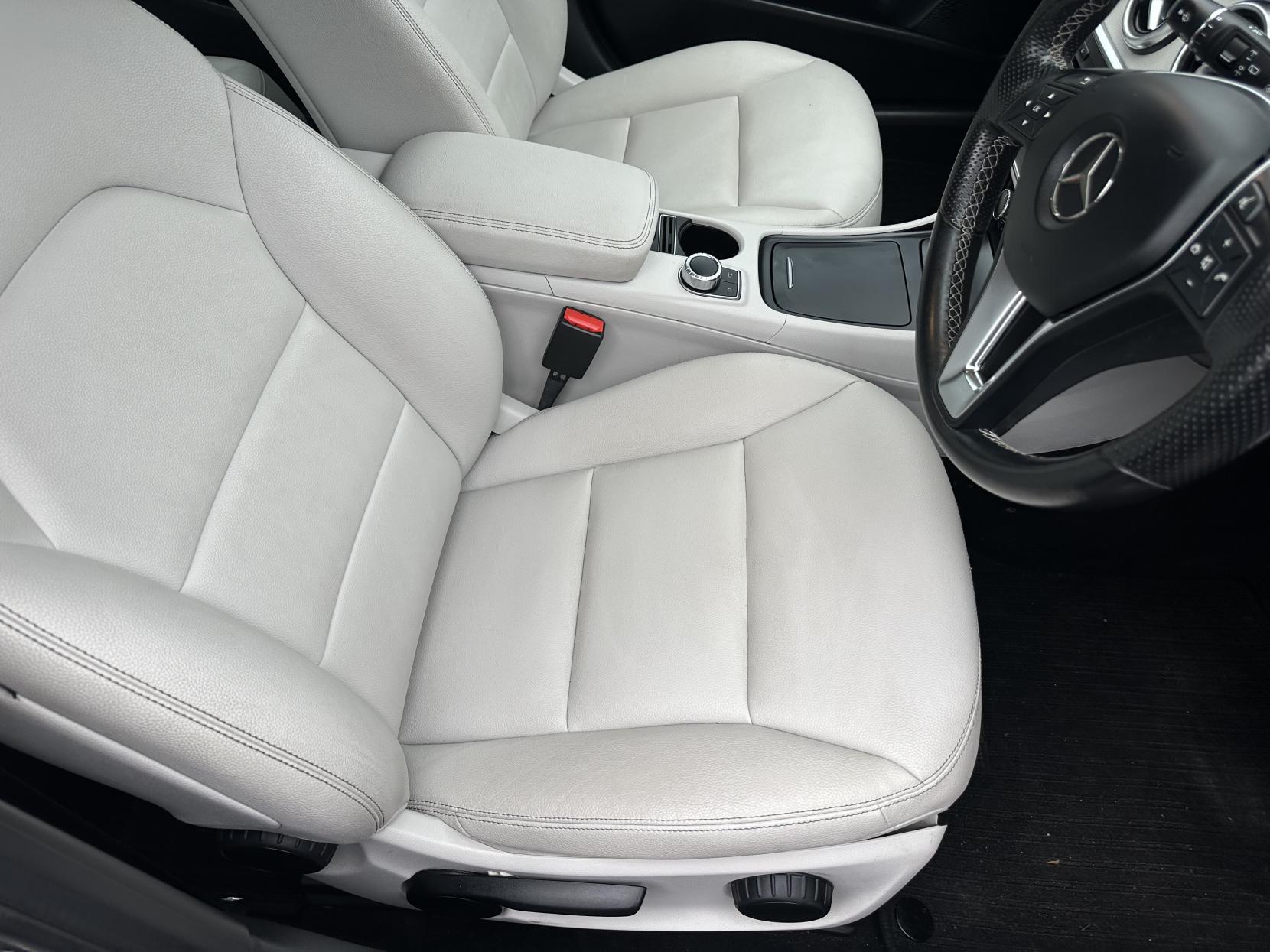 Mercedes-Benz A Class 1.6 A180 Sport Edition Hatchback 5dr Petrol 7G-DCT Euro 6 (s/s) (122 ps)